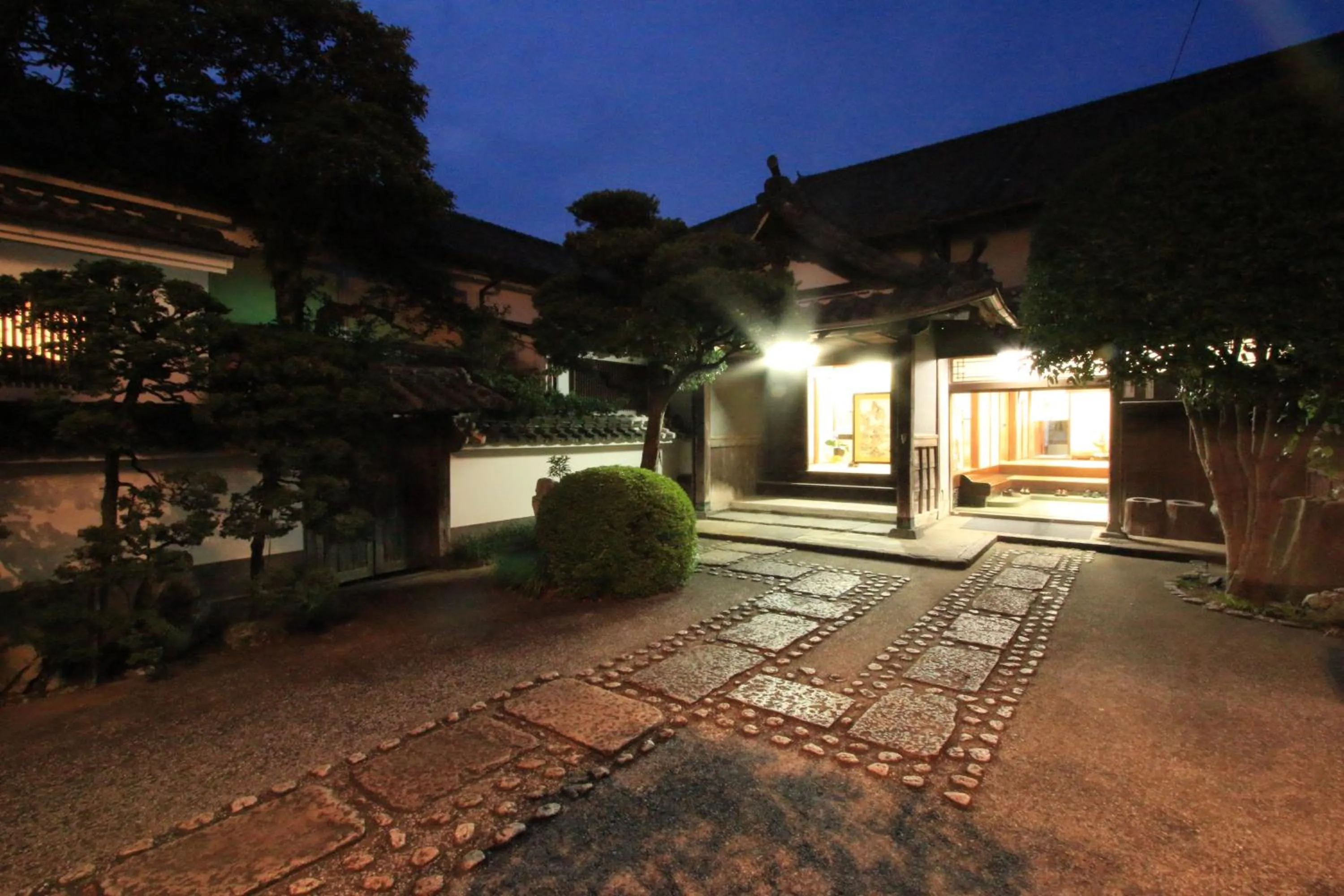 Facade/entrance in Shunkouen