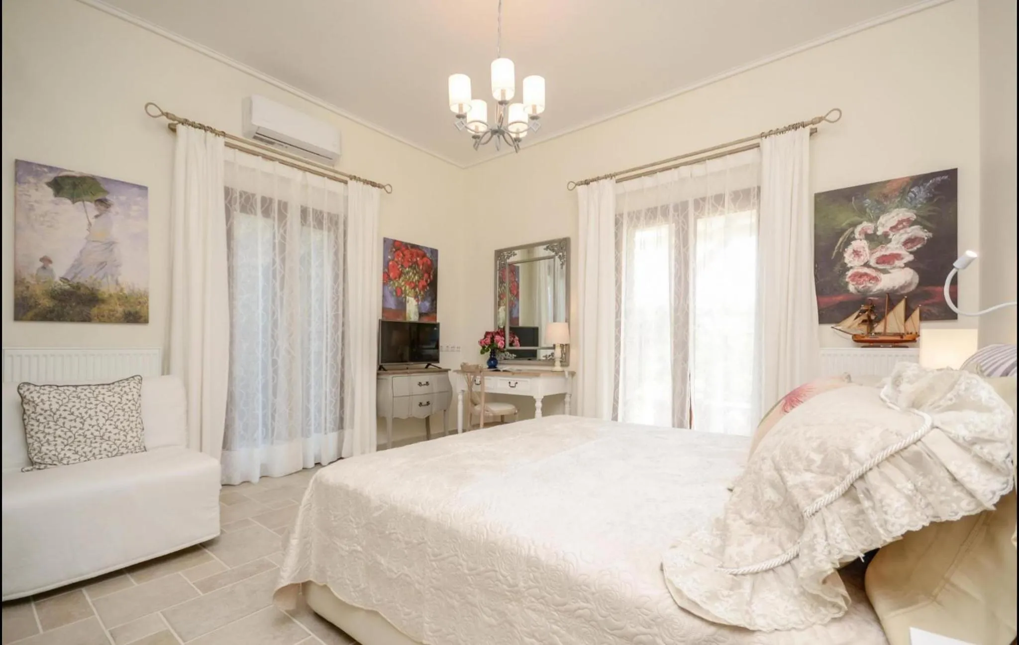 Seating area, Bed in Villa Pari Manda