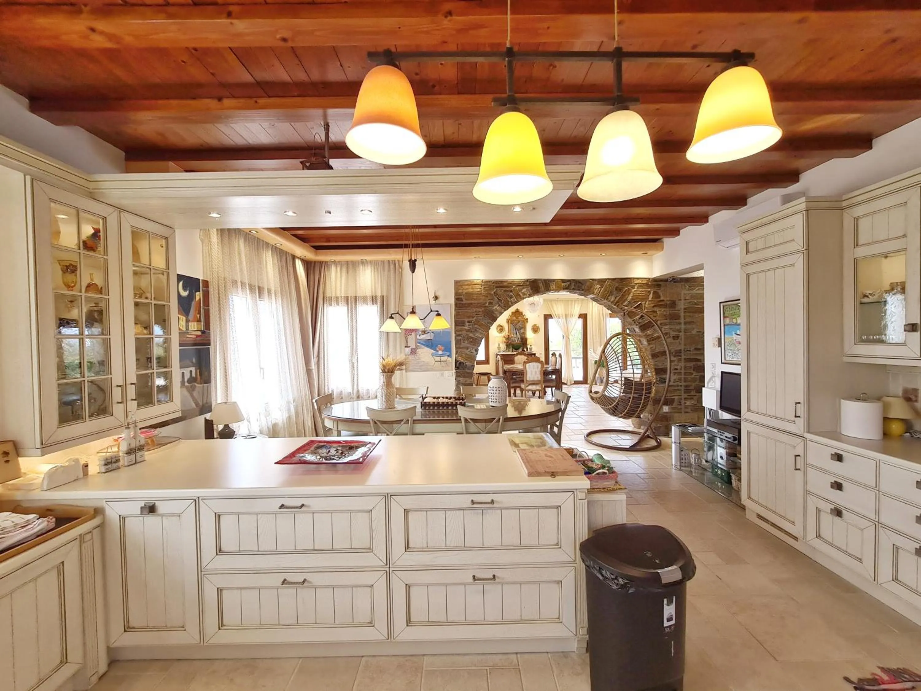 Kitchen or kitchenette in Villa Pari Manda