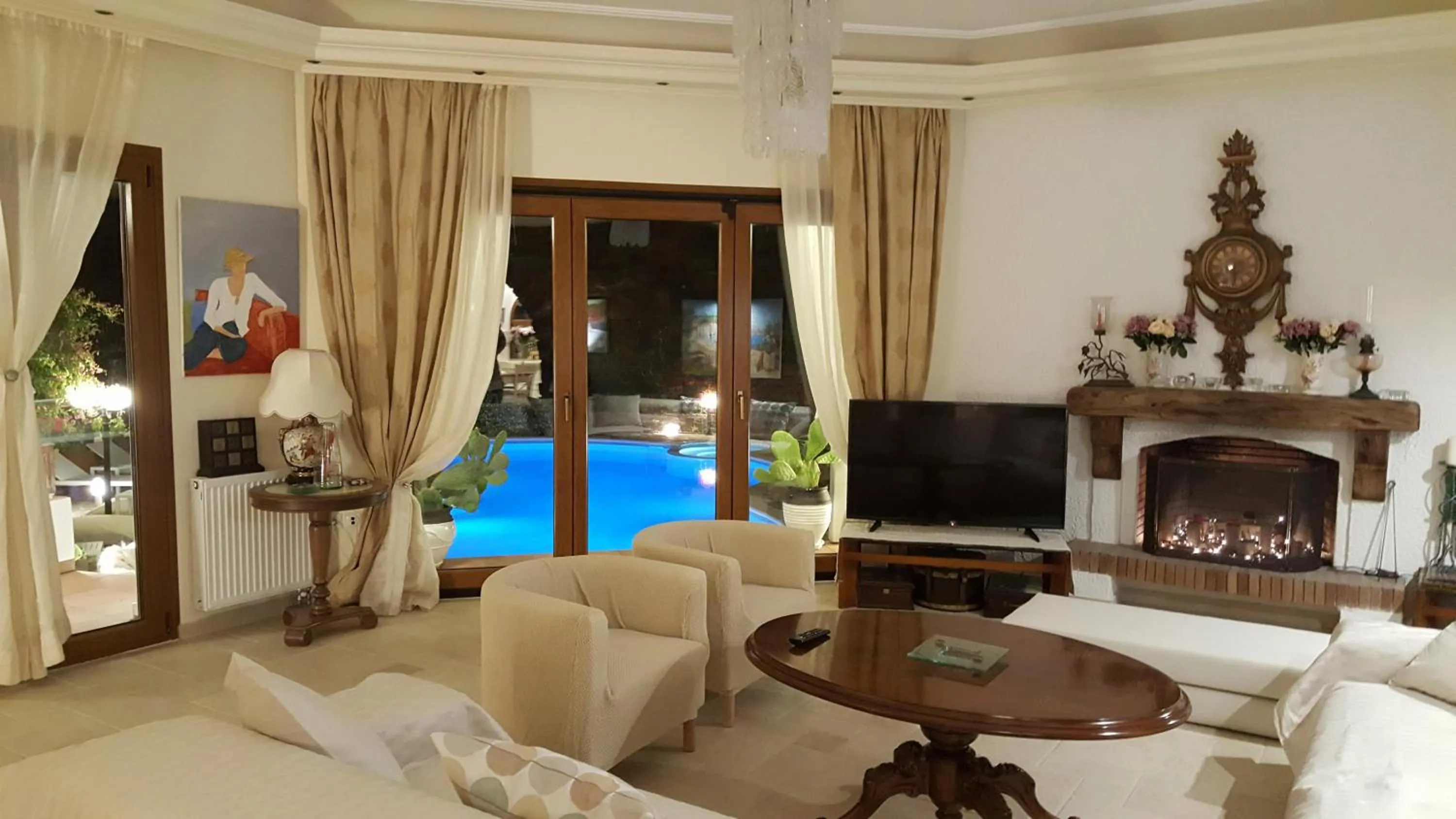 TV and multimedia in Villa Pari Manda