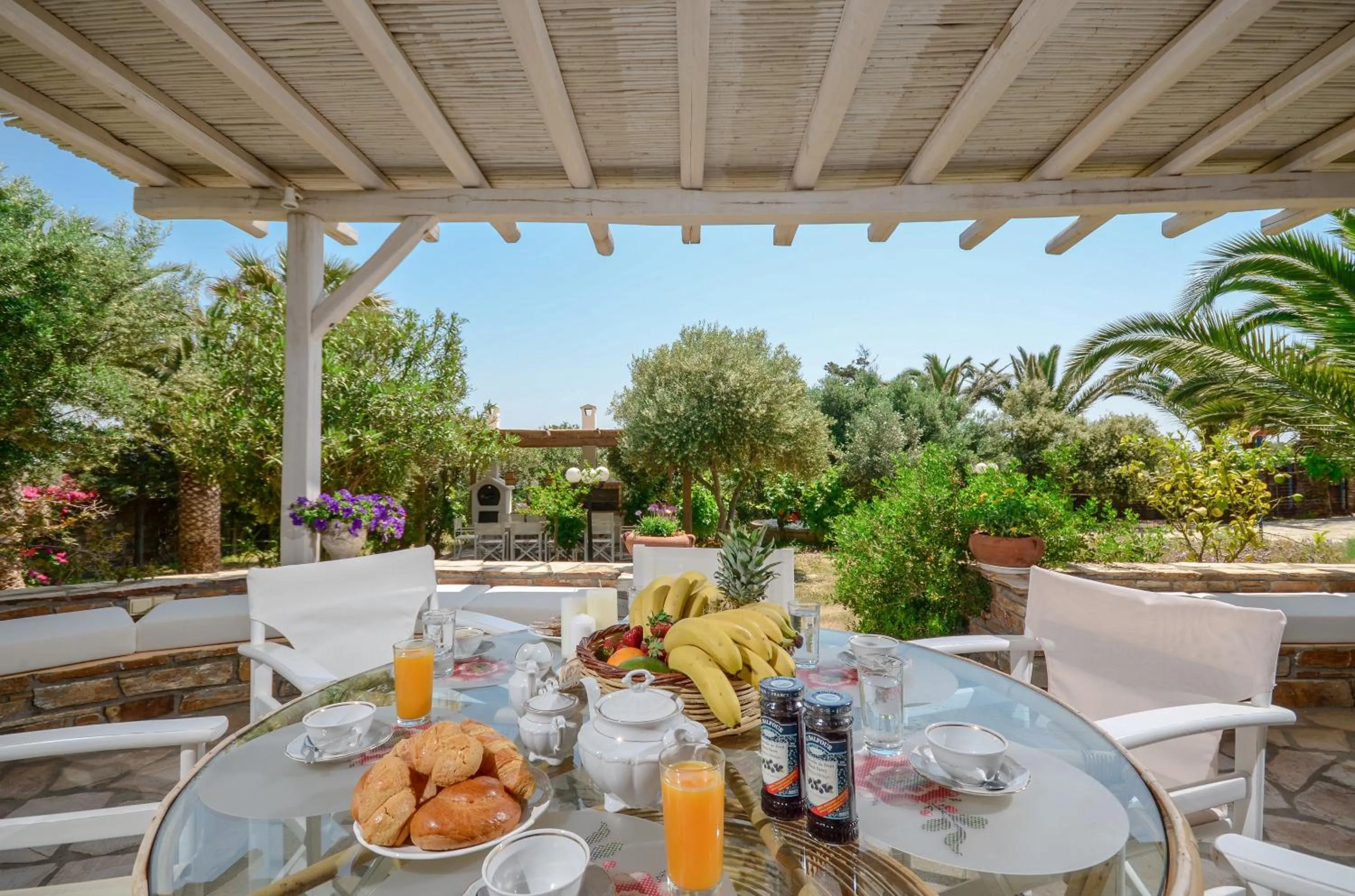 BBQ facilities in Villa Pari Manda