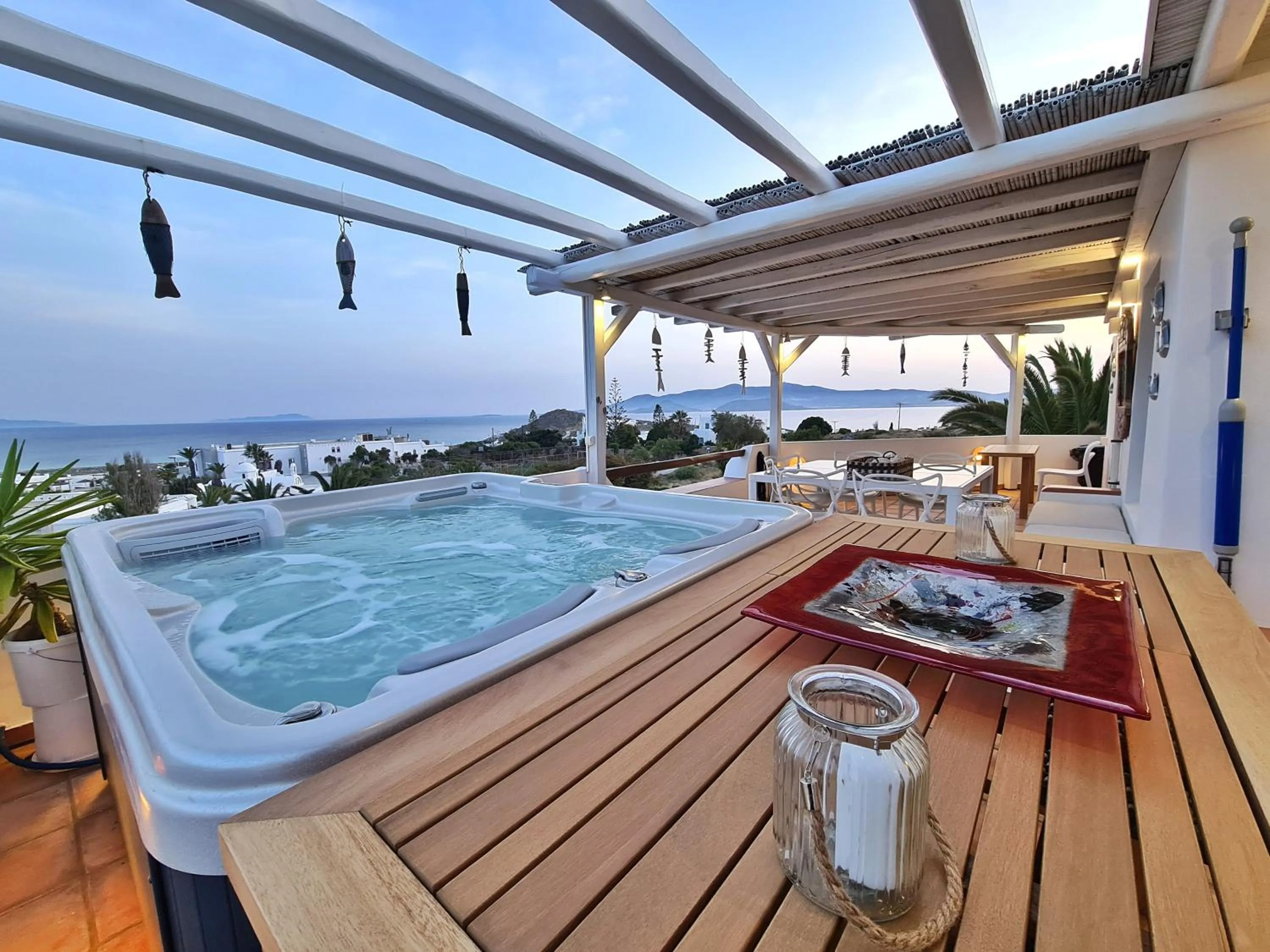 Hot Tub in Villa Pari Manda