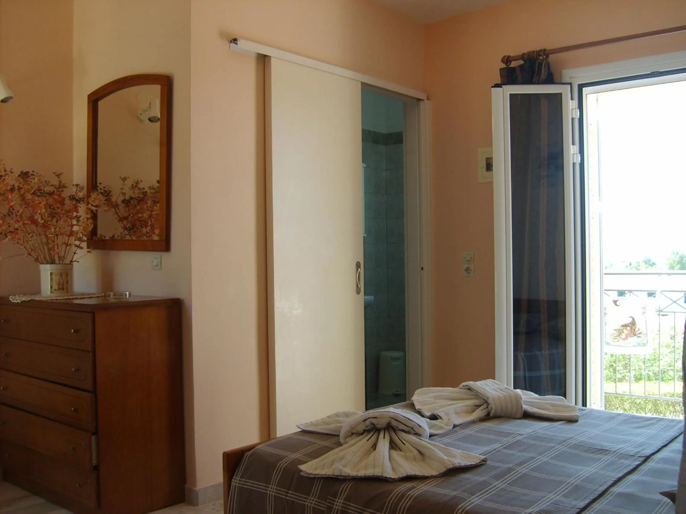 Bathroom, Bed in Gouna's Aparts
