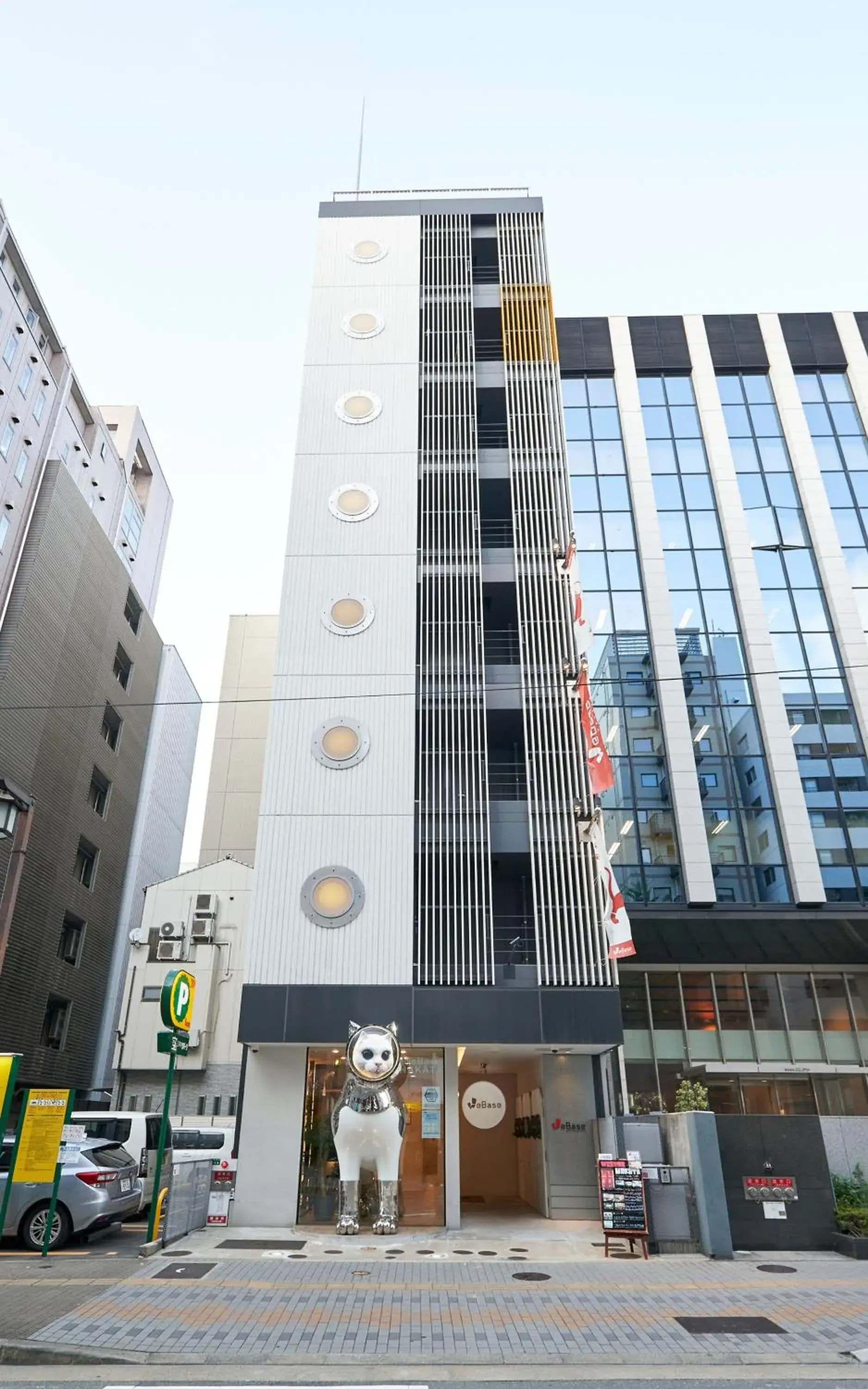 Property building in WeBase Hakata Hostel Property building in WeBase Hakata Hostel