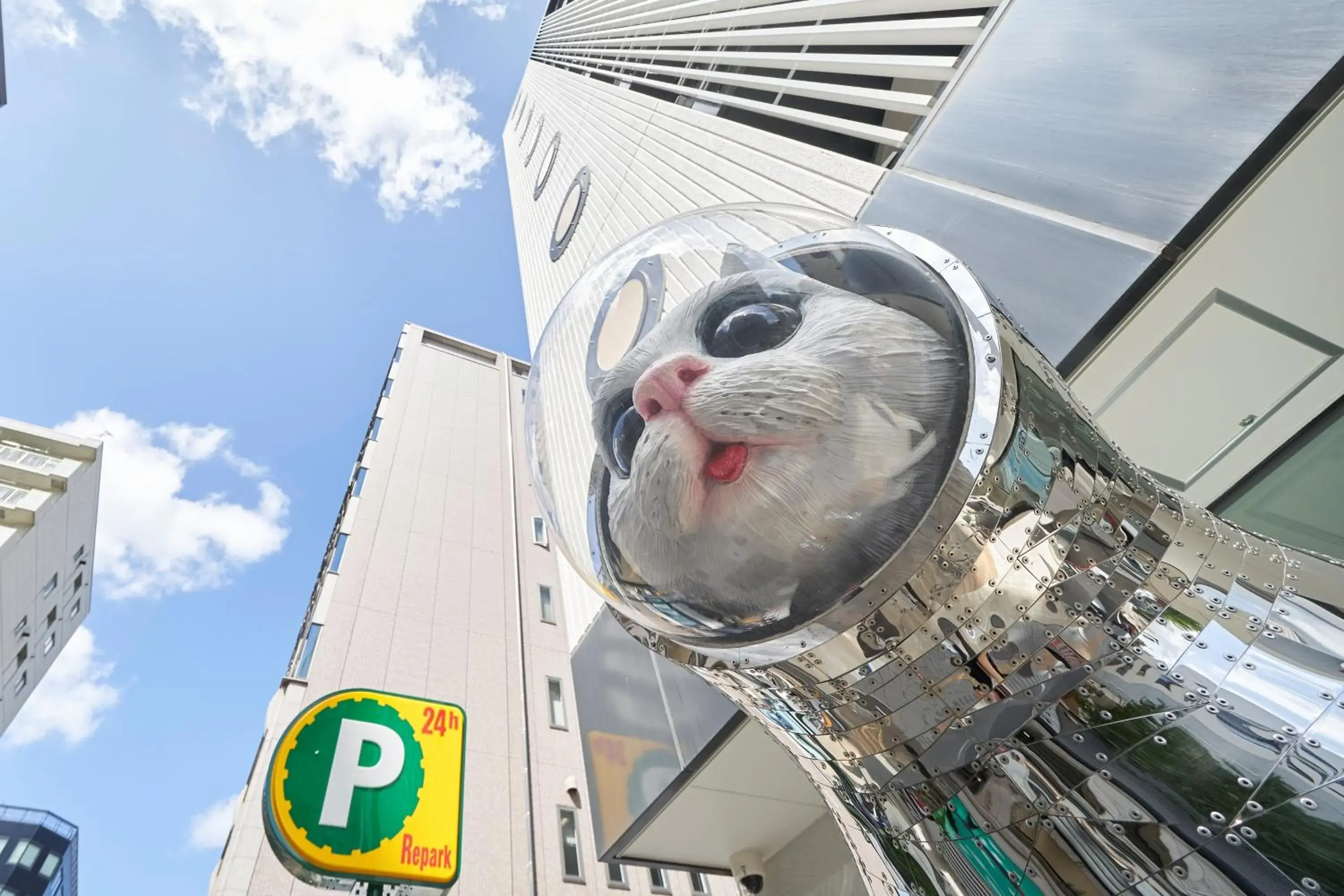 Facade/entrance in WeBase Hakata Hostel Facade/entrance in WeBase Hakata Hostel