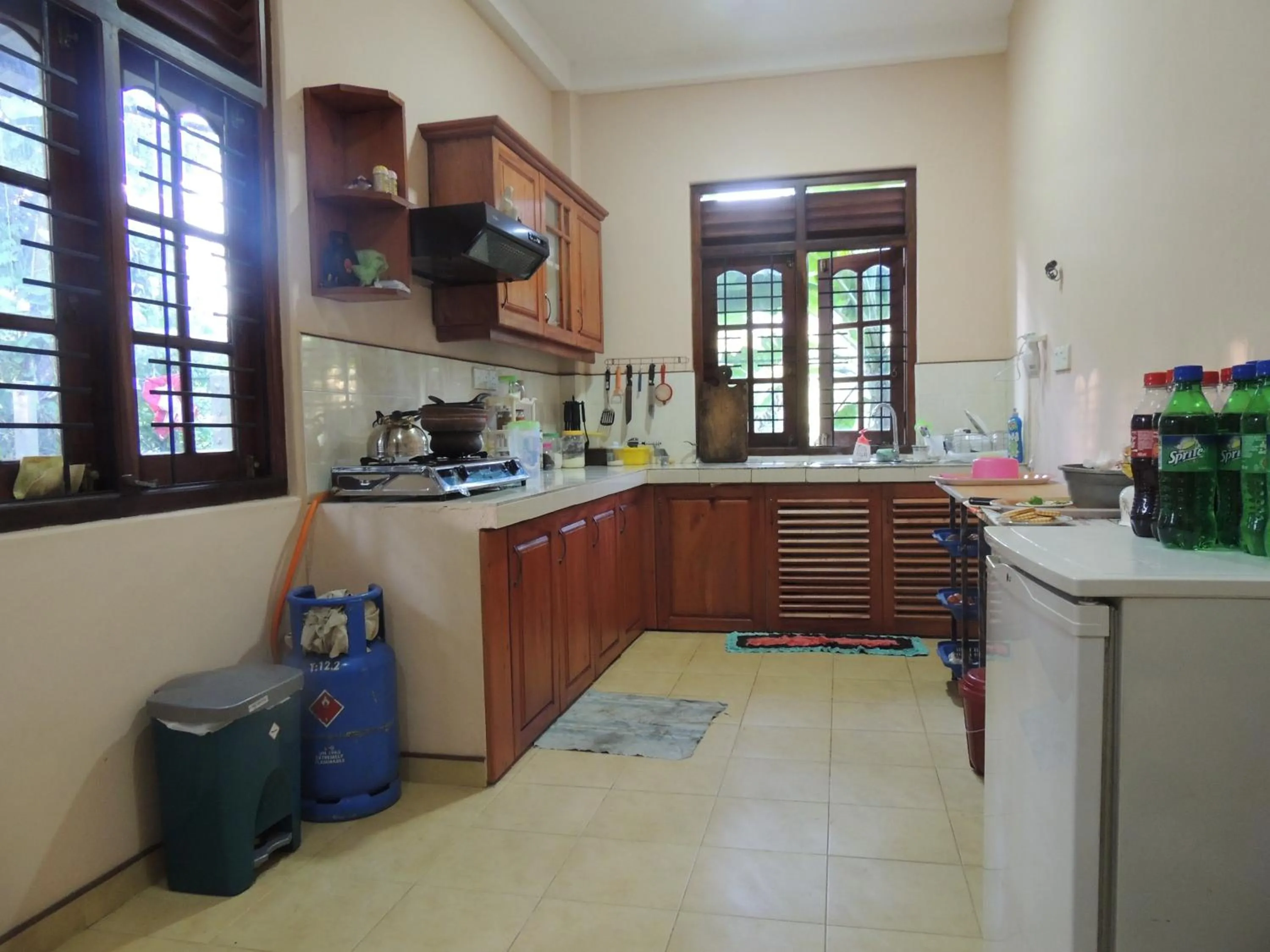 Kitchen or kitchenette in Arana Bungalow