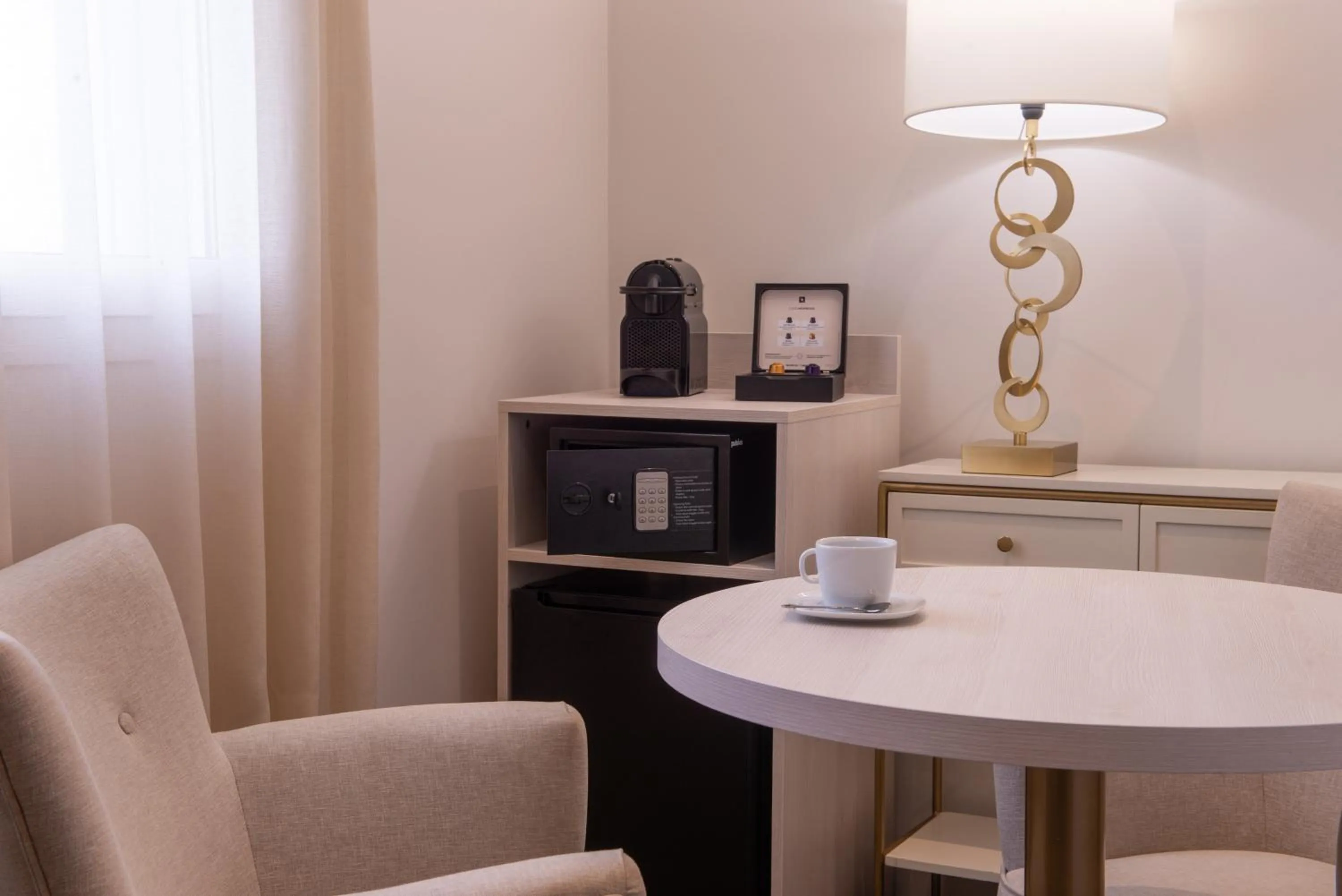 locker in The Originals Boutique, Parc Hôtel, Orléans Sud