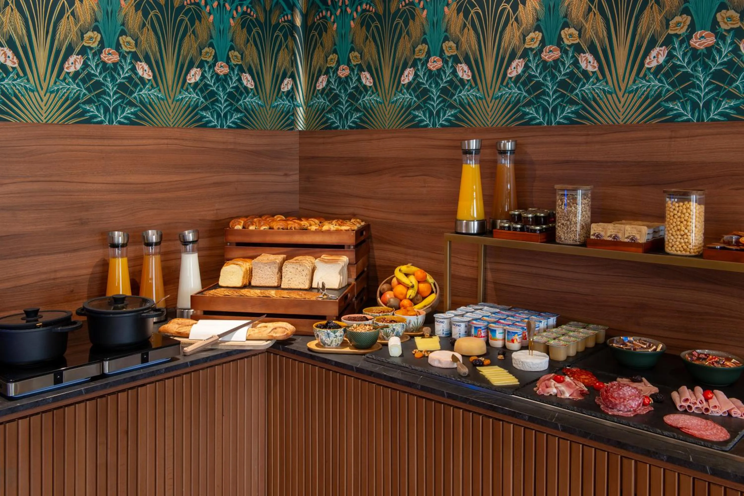 Breakfast in The Originals Boutique, Parc Hôtel, Orléans Sud