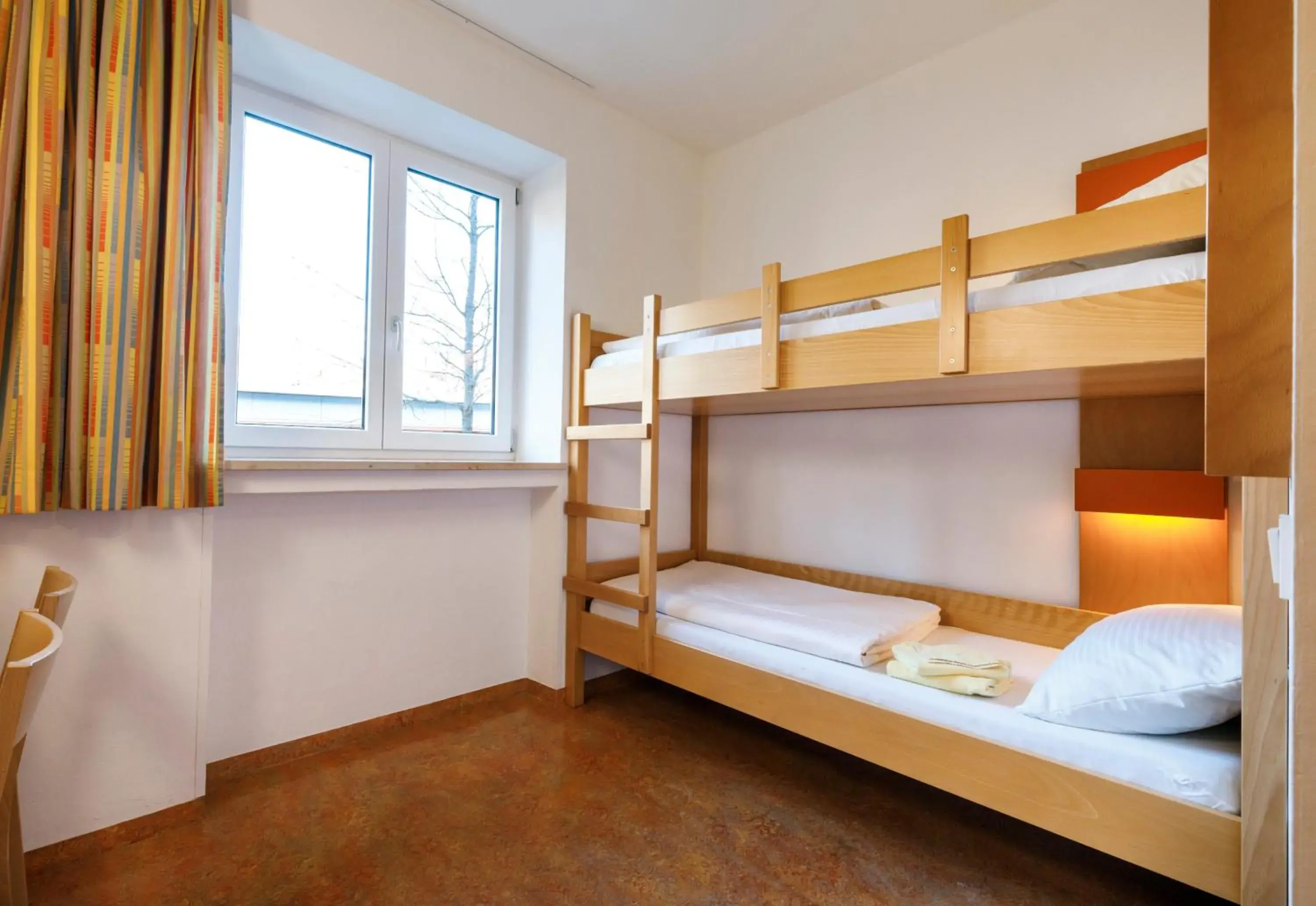 Twin Room with Bathroom in Jugendherberge Garmisch-Partenkirchen - membership required! Twin Room with Bathroom in Jugendherberge Garmisch-Partenkirchen - membership required!