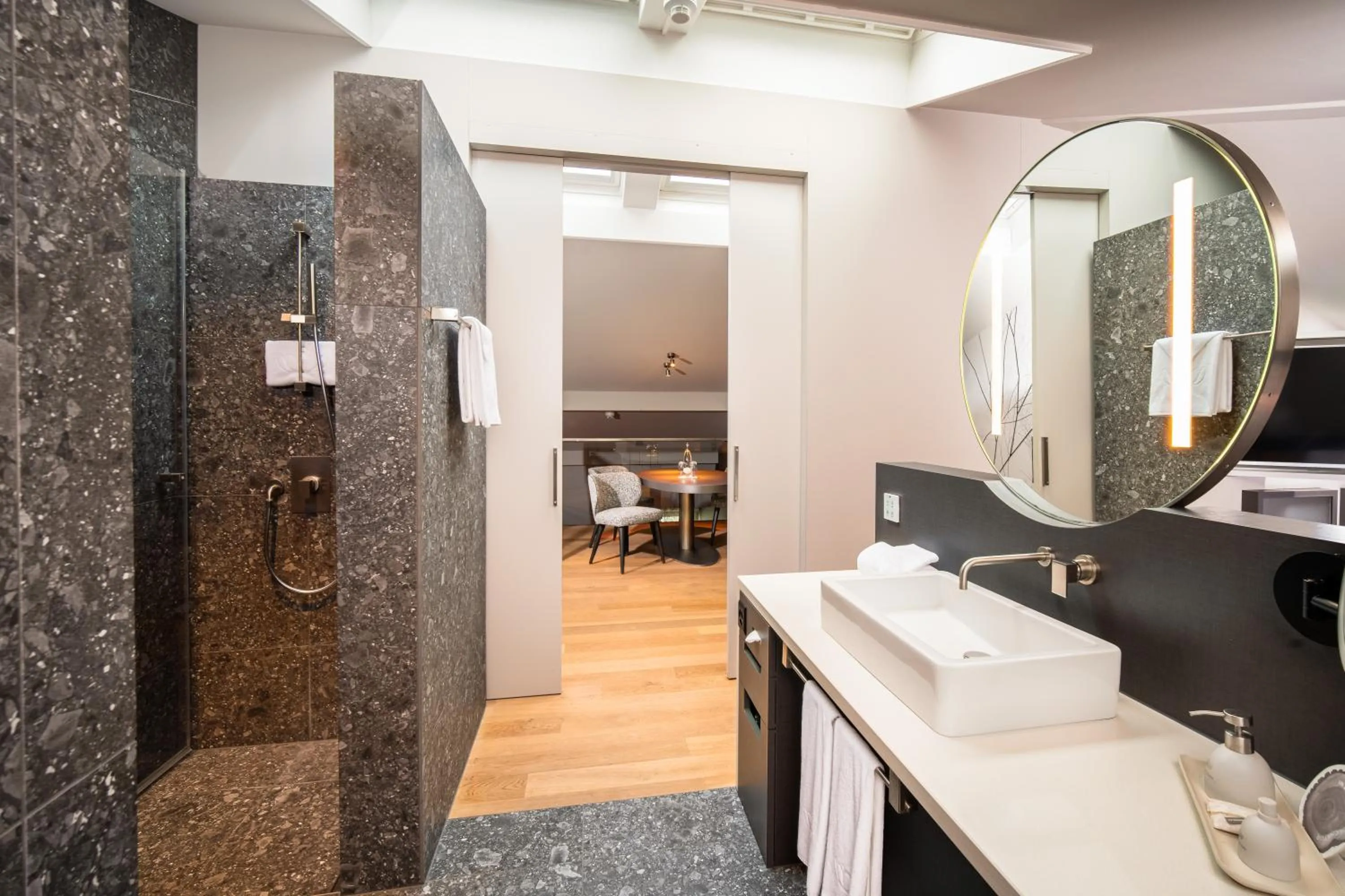 Shower in Seerose Resort & Spa