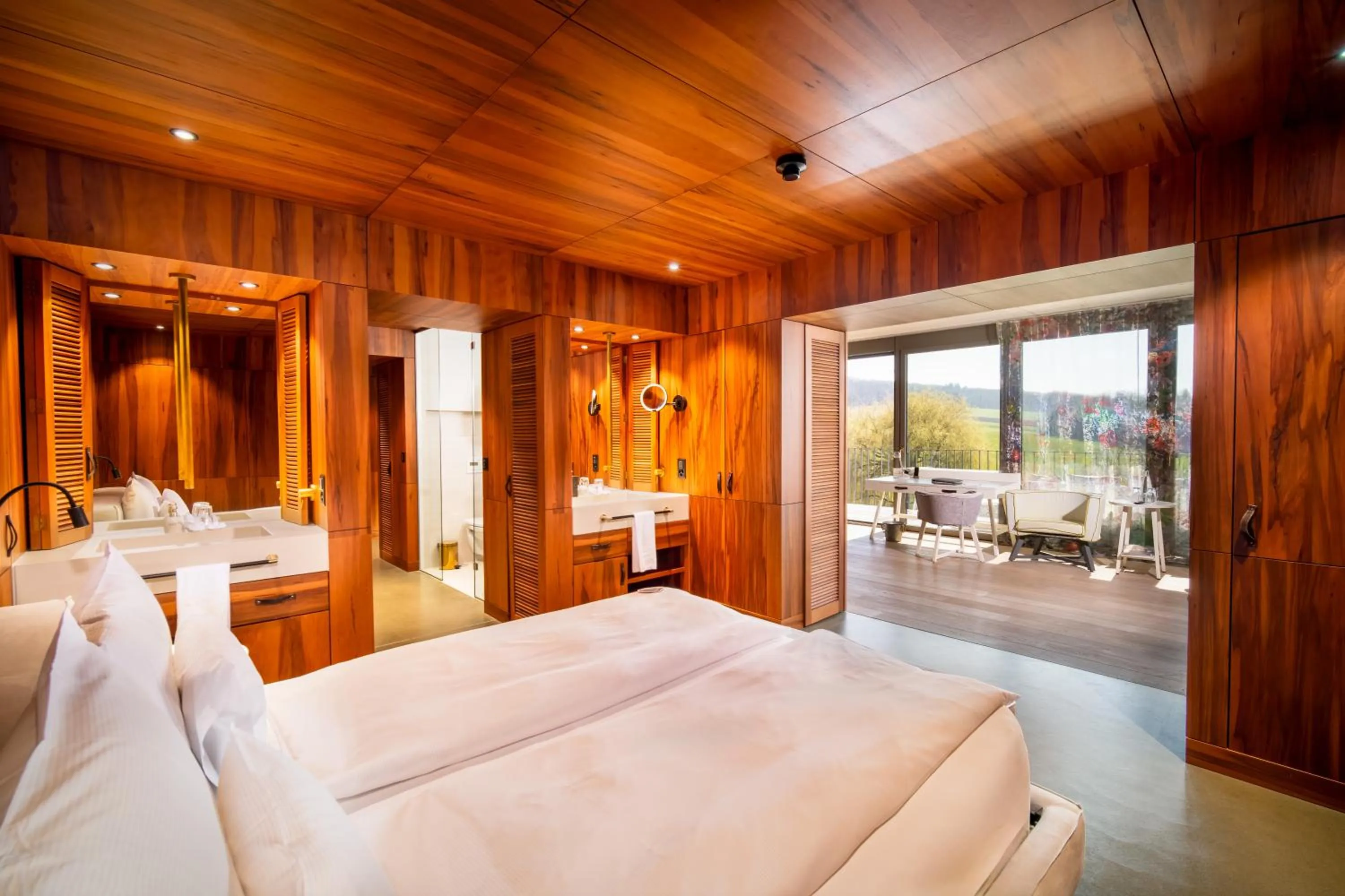 Bed in Seerose Resort & Spa