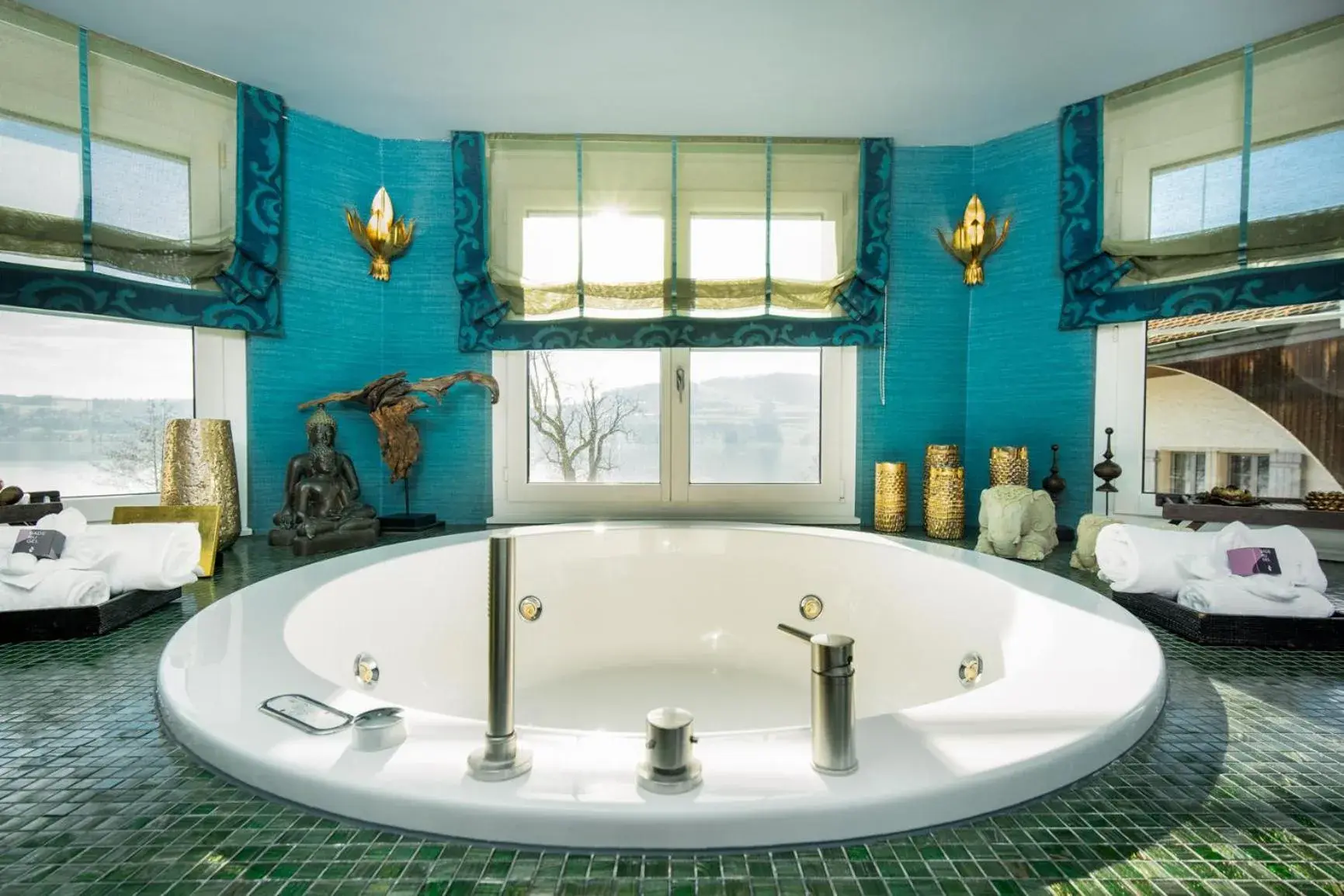 Deluxe Suite with Spa Bath in Seerose Resort & Spa Deluxe Suite with Spa Bath in Seerose Resort & Spa