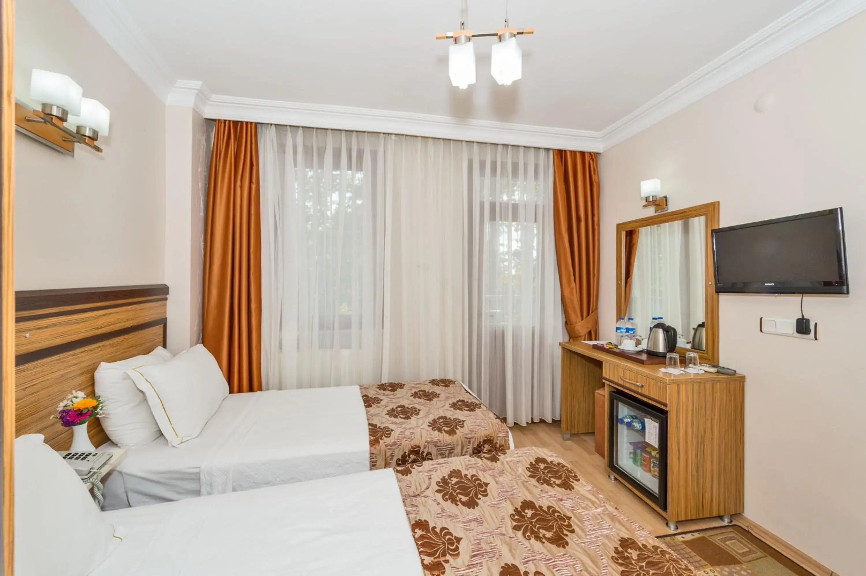 Photo of the whole room, Bed in May Hotel Istanbul Photo of the whole room, Bed in May Hotel Istanbul