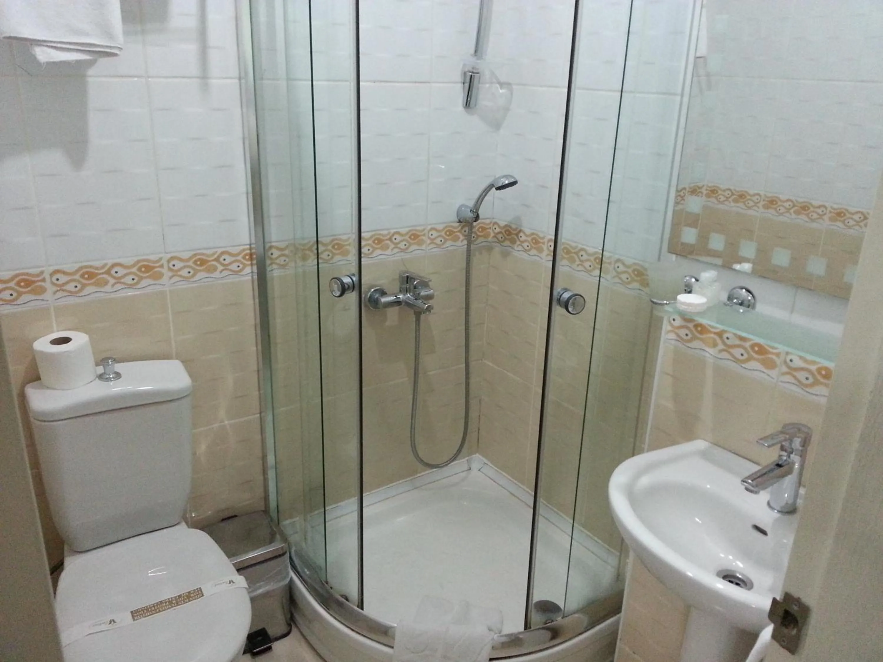 Shower in May Hotel Istanbul