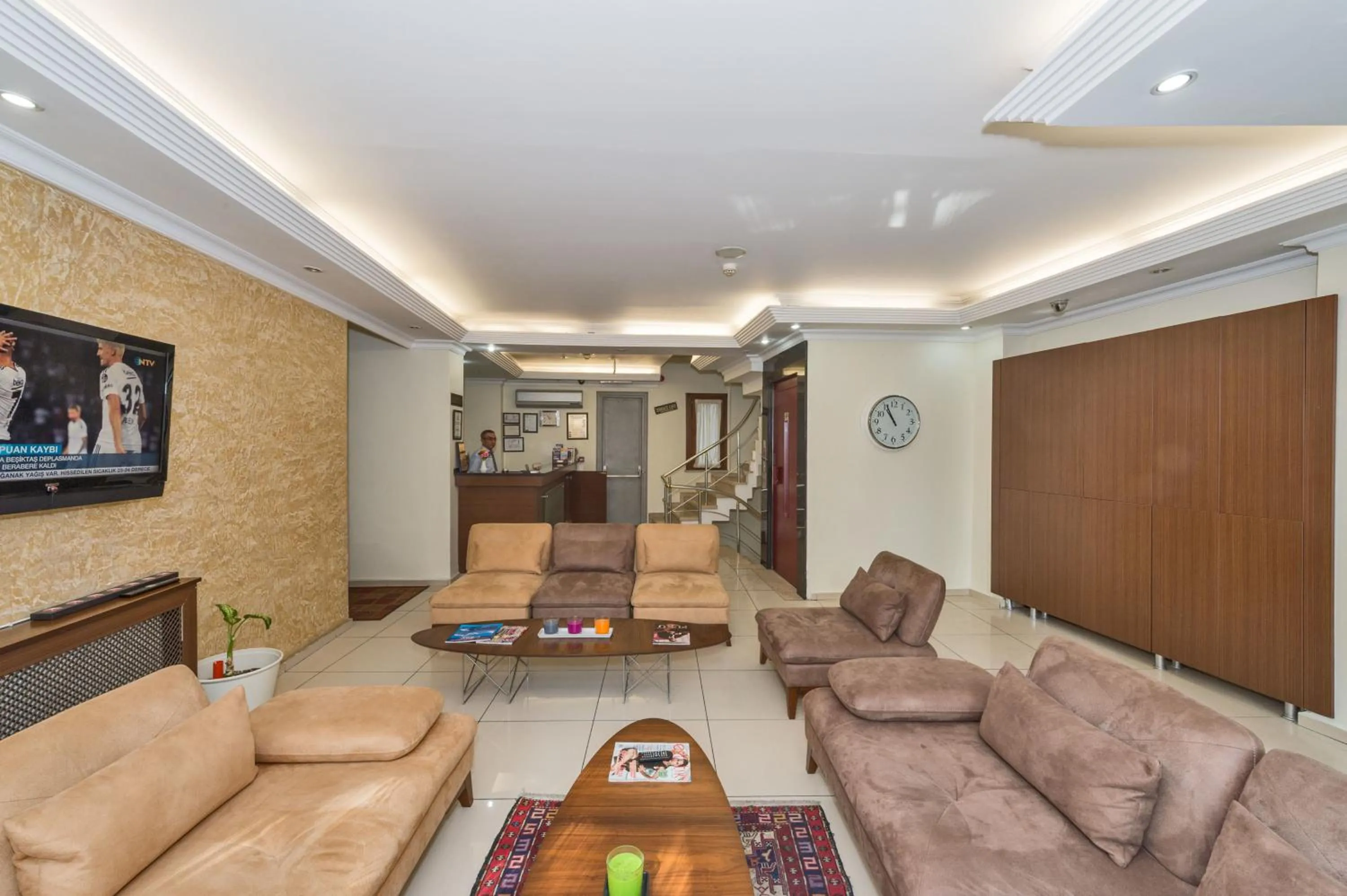 Communal lounge/ TV room in May Hotel Istanbul