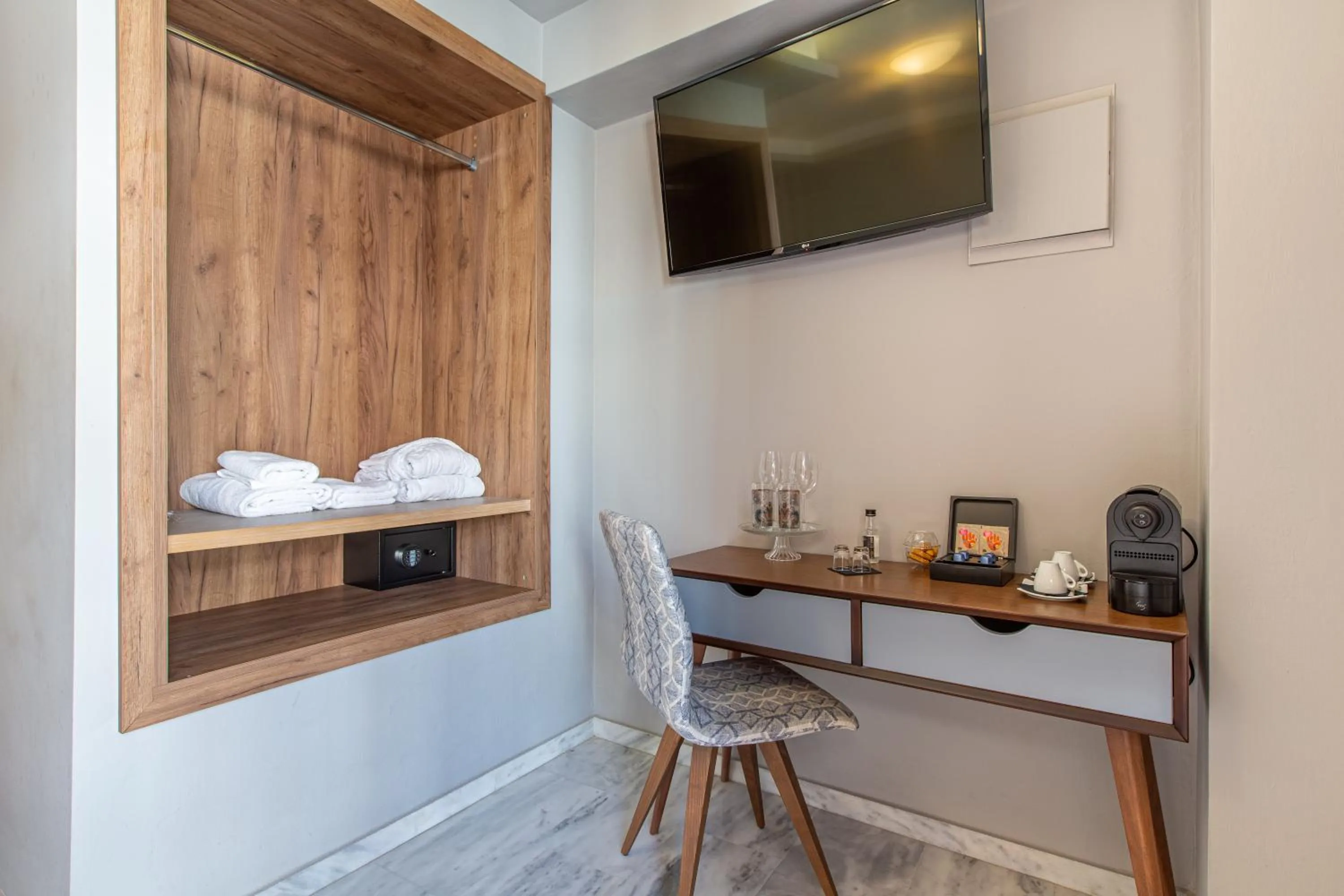 Minaret Suites and Apartments