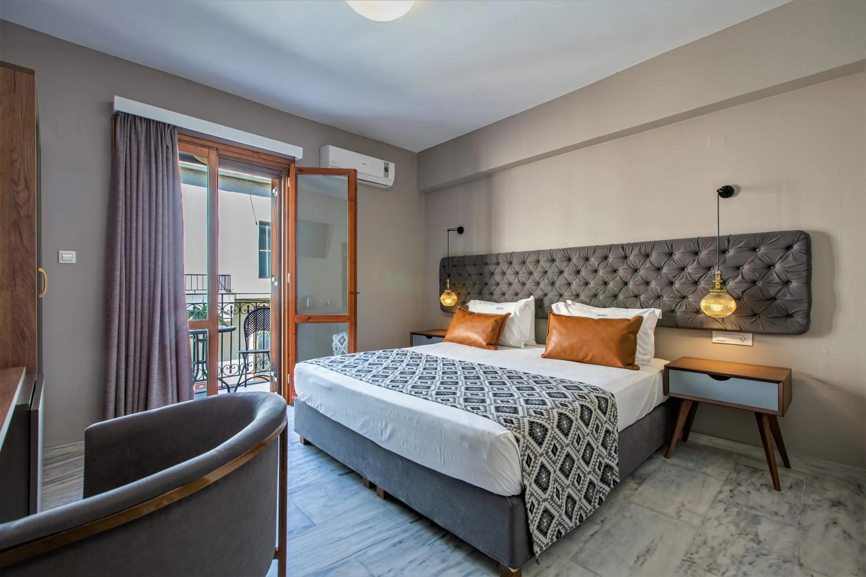 Bed in Minaret Suites and Apartments