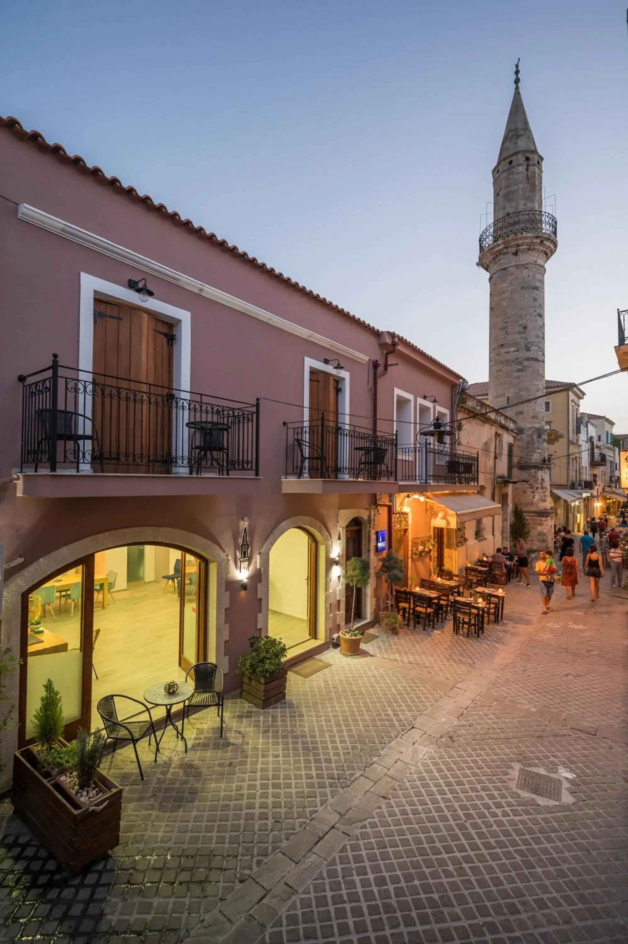 Property building in Minaret Suites and Apartments Property building in Minaret Suites and Apartments