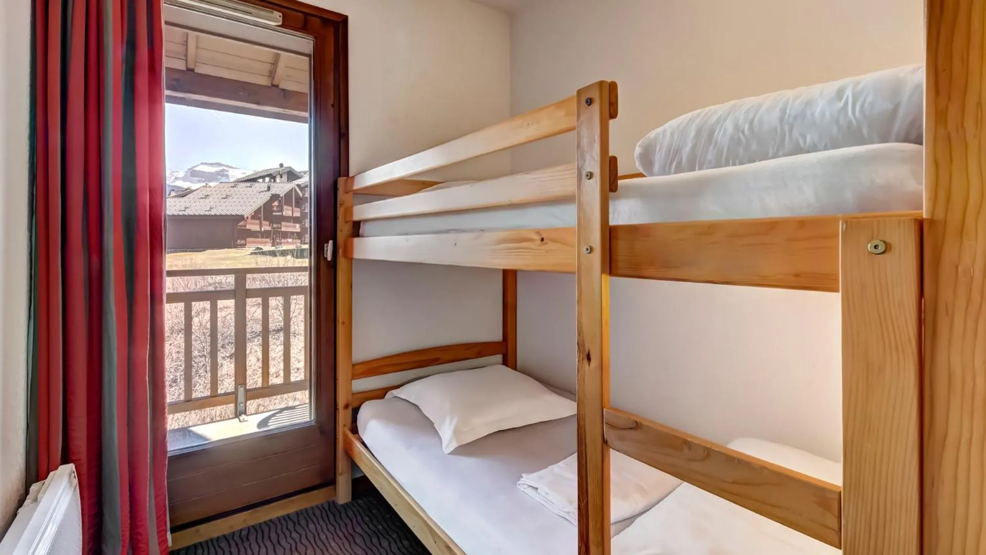 Bedroom, Bed in Vacancéole - Résidence Grand Massif