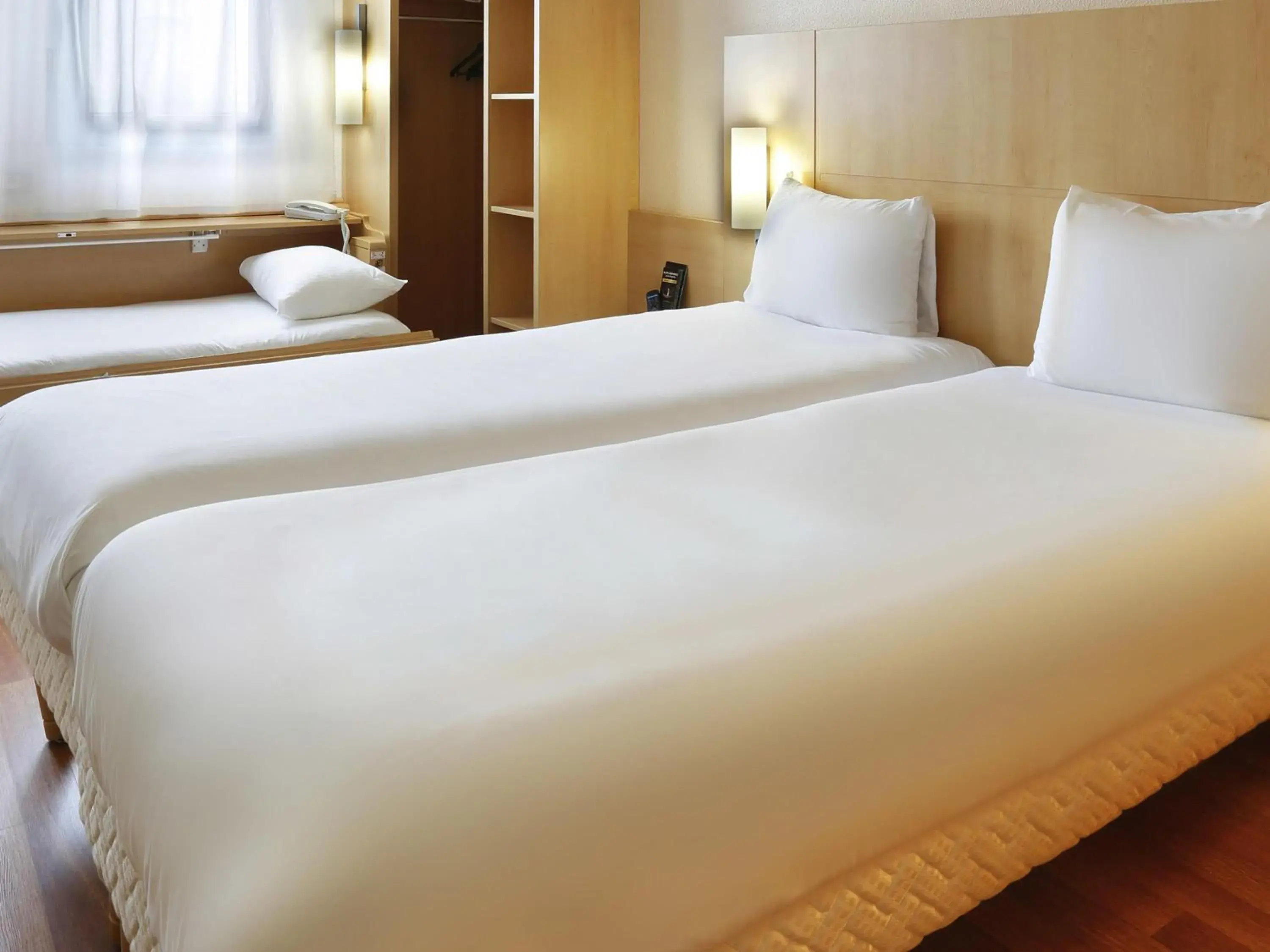 Bedroom, Bed in ibis Etampes Bedroom, Bed in ibis Etampes