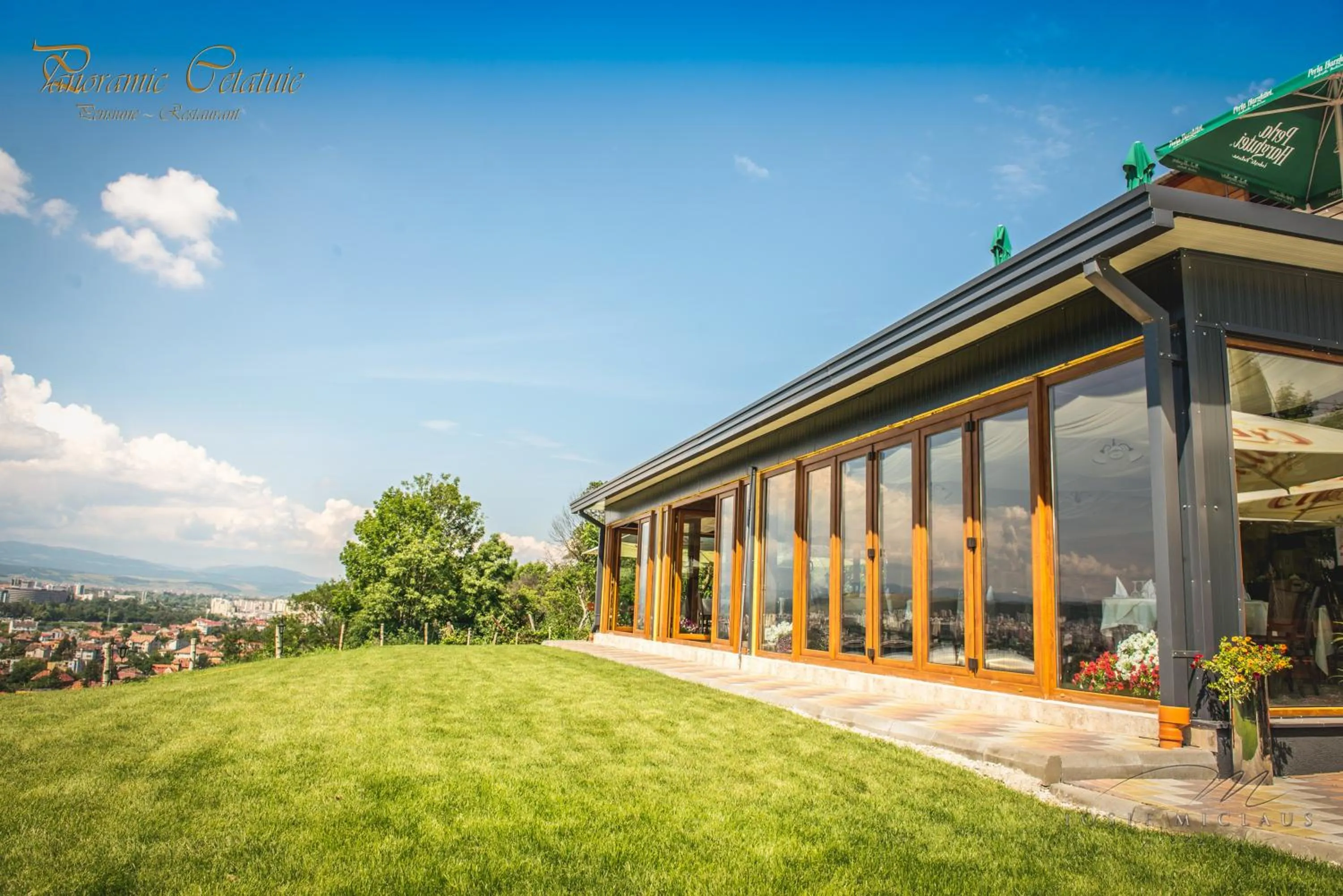 Restaurant/places to eat in Panoramic Cetatuie