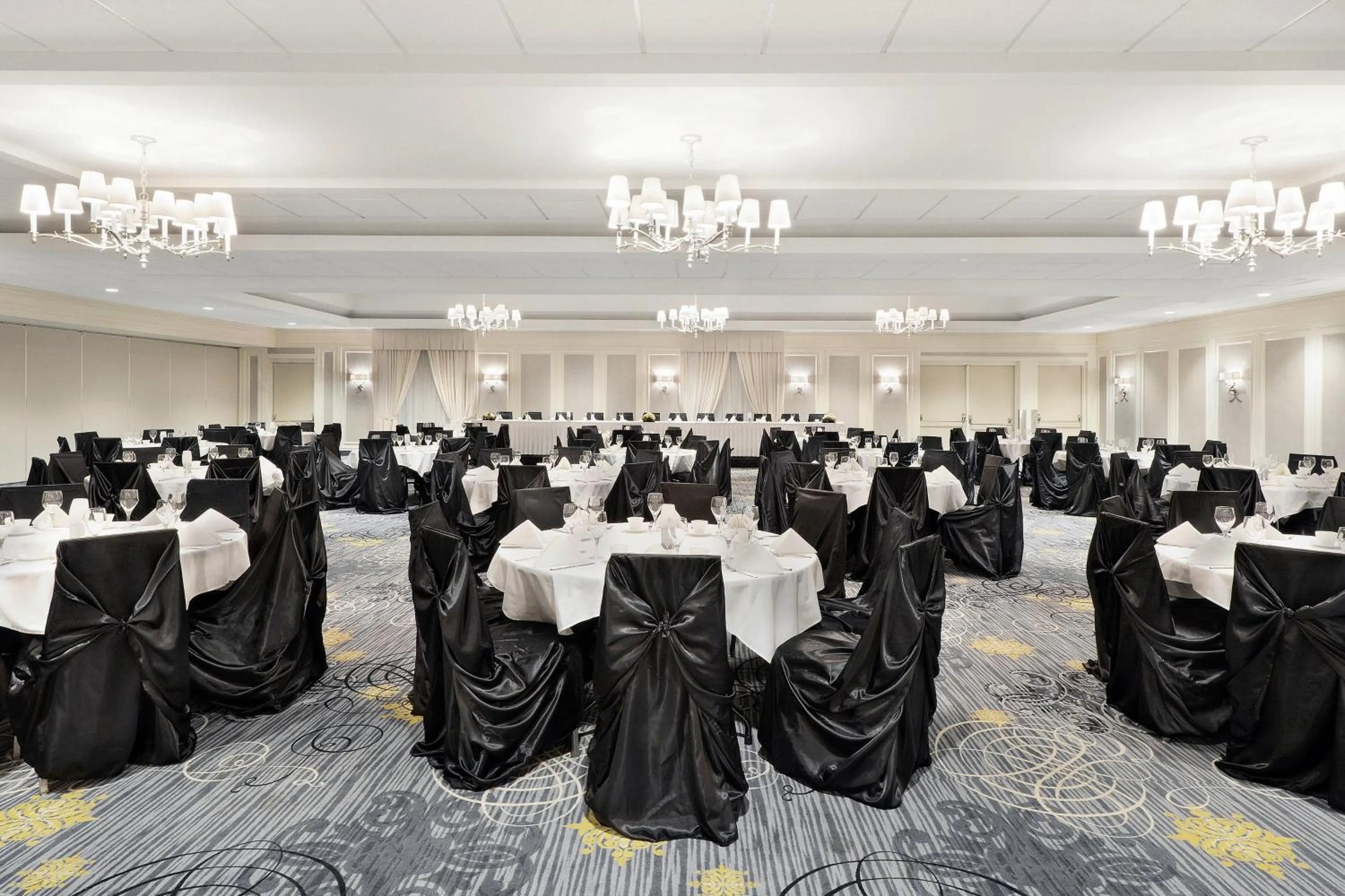 Meeting/conference room in Sheraton Cavalier Saskatoon Hotel