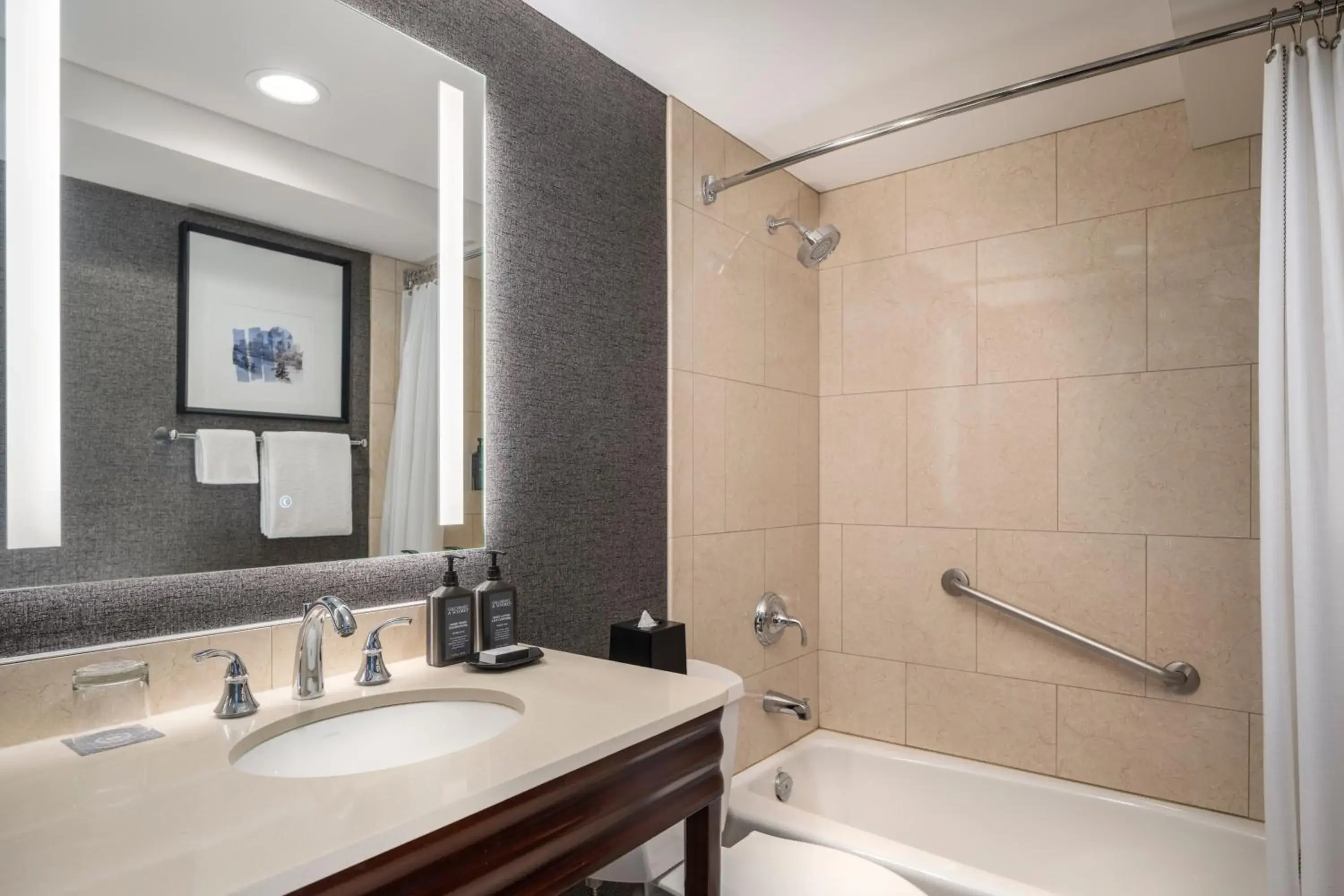 1 King Classic Guest Room in Sheraton Cavalier Saskatoon Hotel 1 King Classic Guest Room in Sheraton Cavalier Saskatoon Hotel