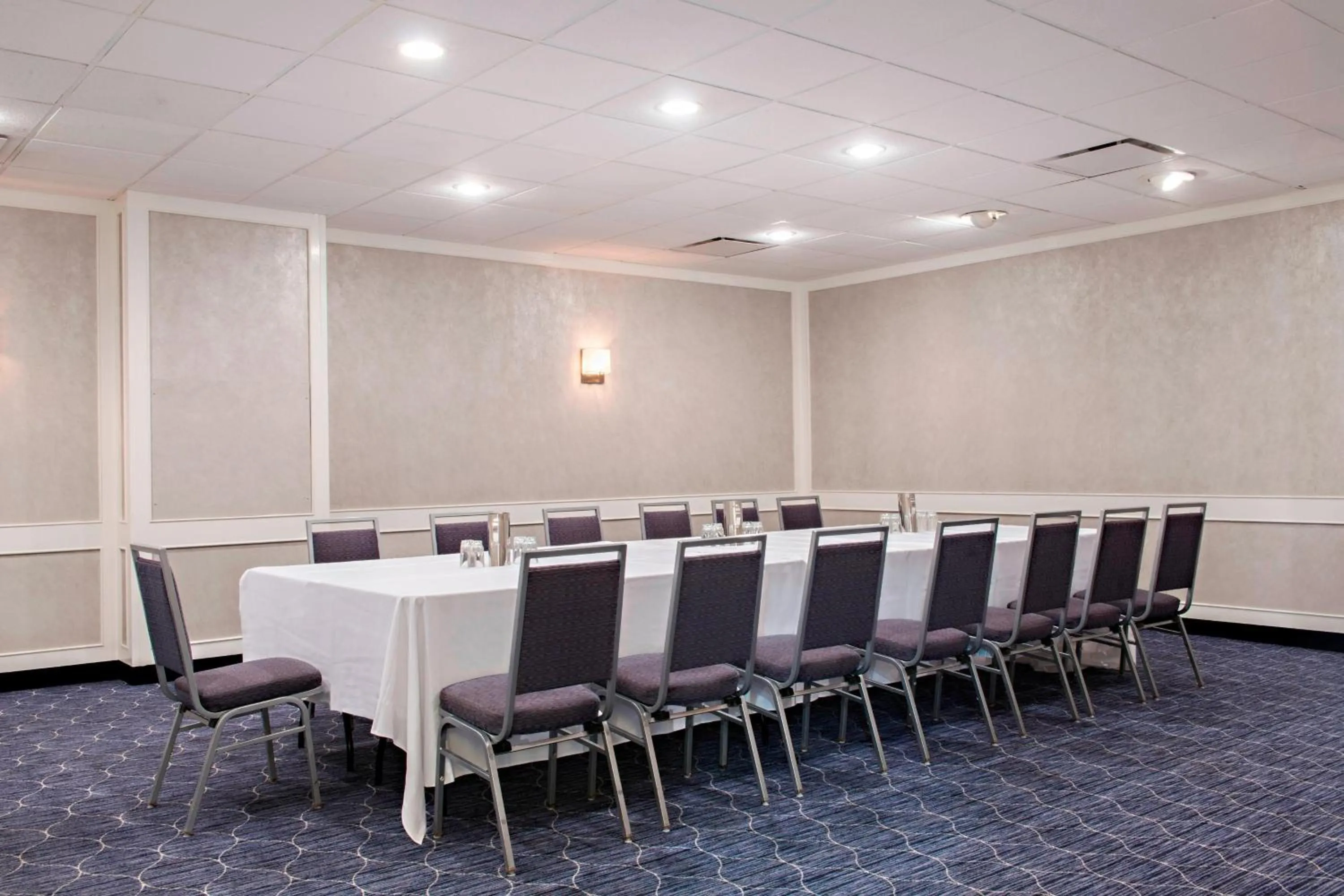 Meeting/conference room in Sheraton Cavalier Saskatoon Hotel