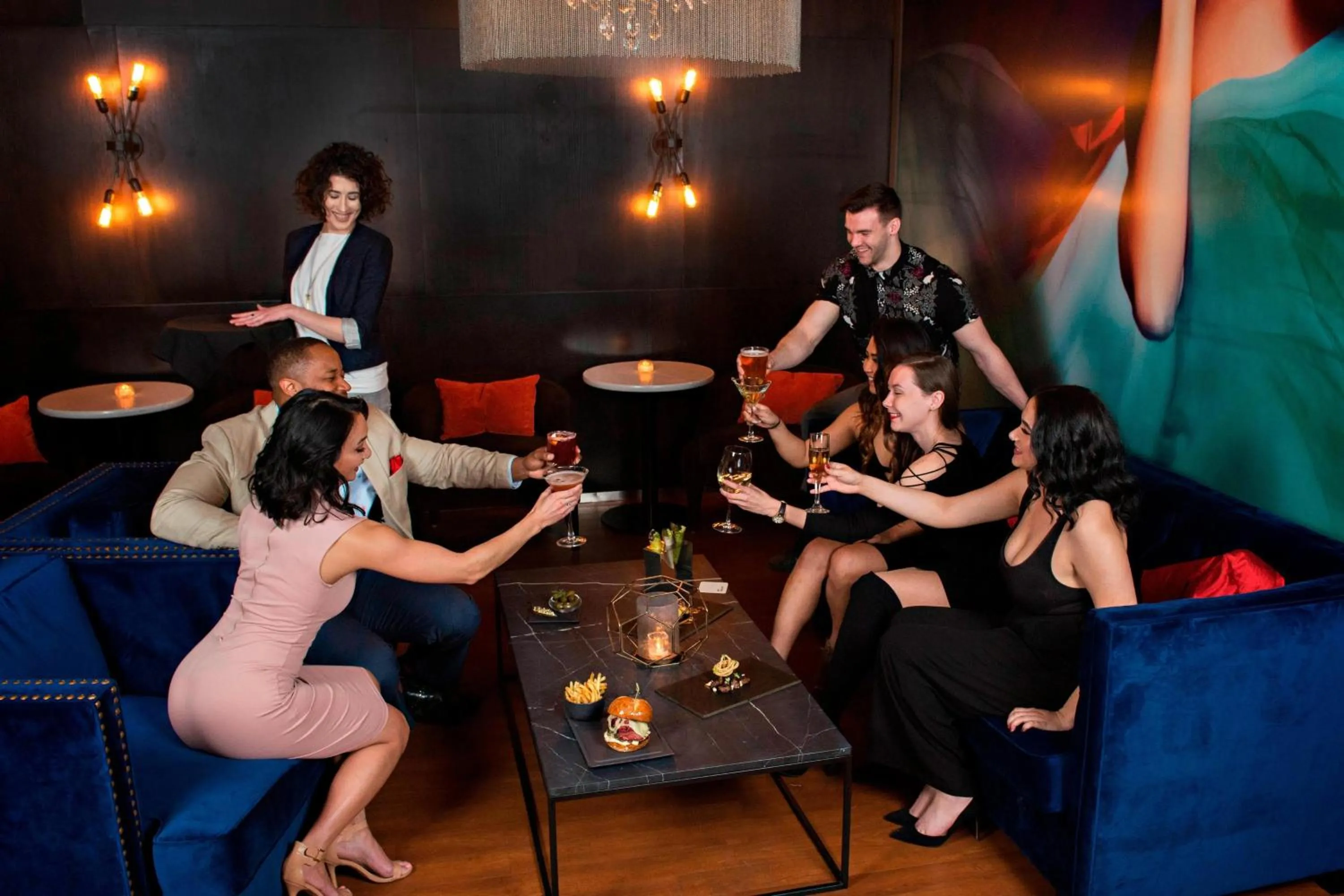 Lounge or bar in Sheraton Cavalier Saskatoon Hotel