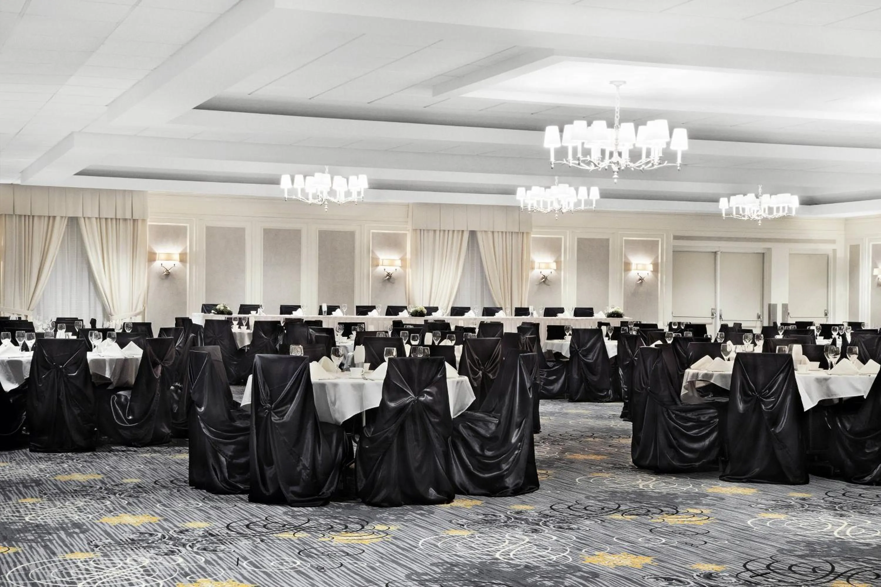 Meeting/conference room in Sheraton Cavalier Saskatoon Hotel