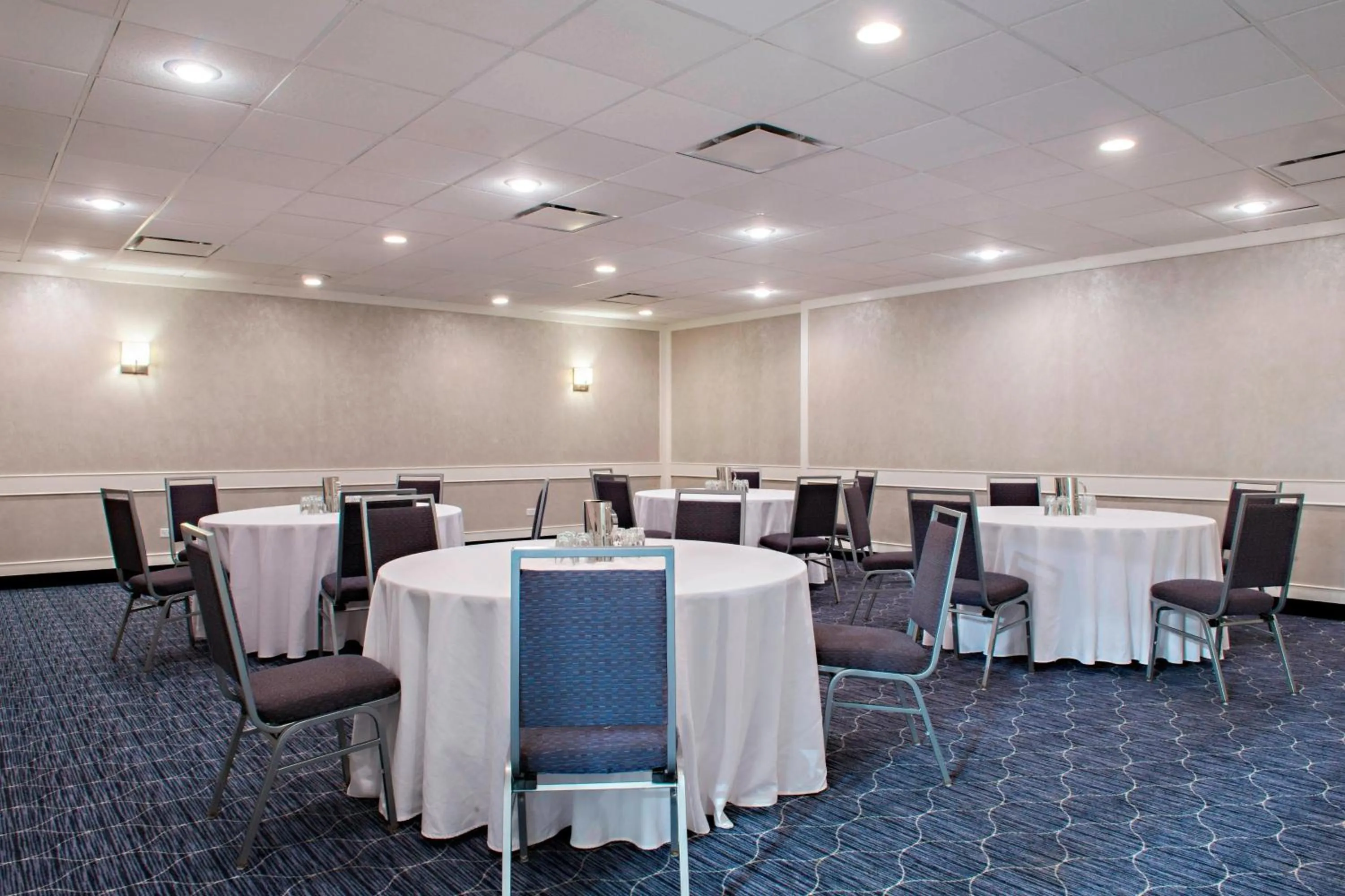 Meeting/conference room in Sheraton Cavalier Saskatoon Hotel
