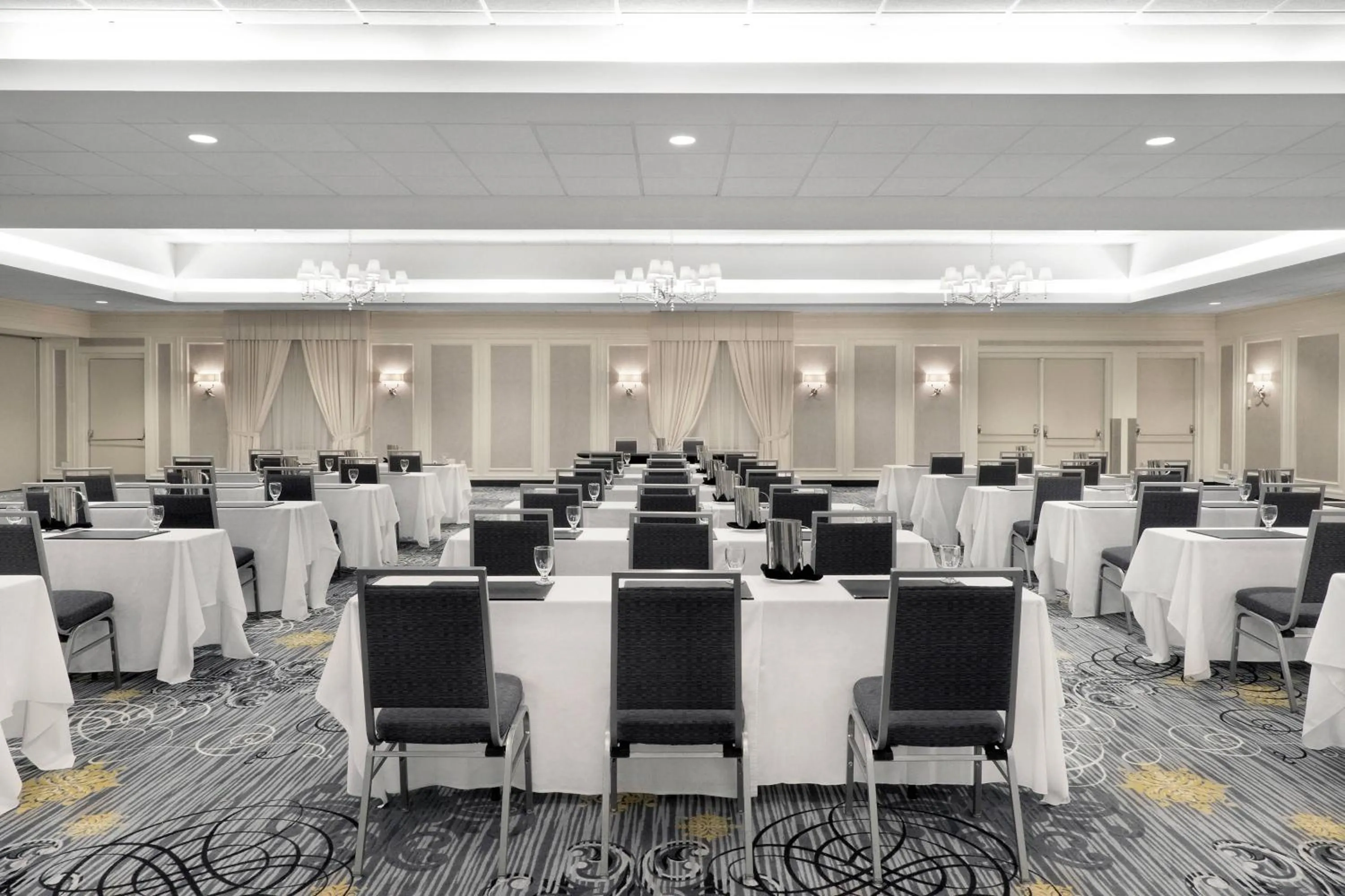 Meeting/conference room in Sheraton Cavalier Saskatoon Hotel