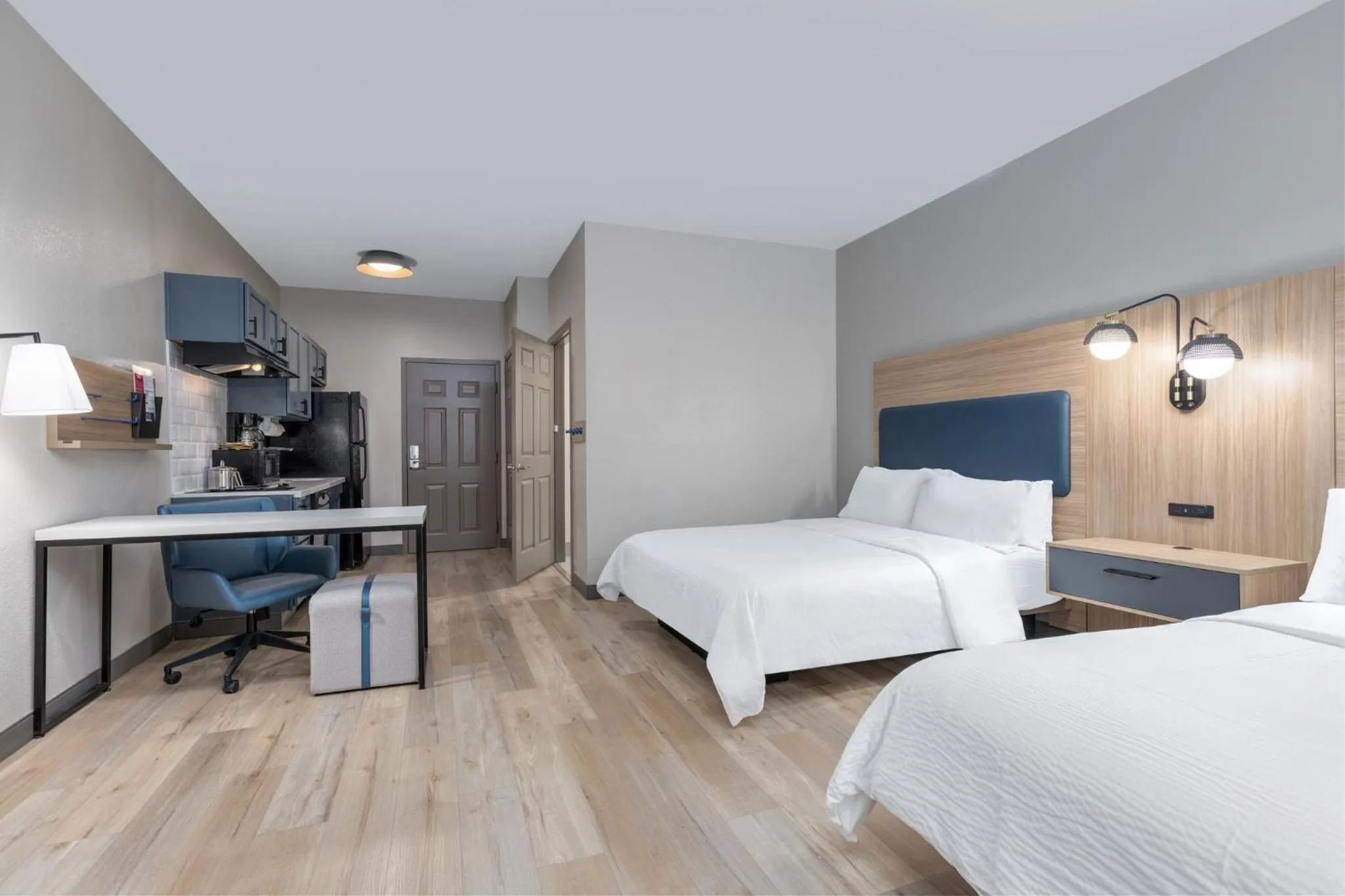 Photo of the whole room, Bed in Candlewood Suites Houston The Woodlands by IHG