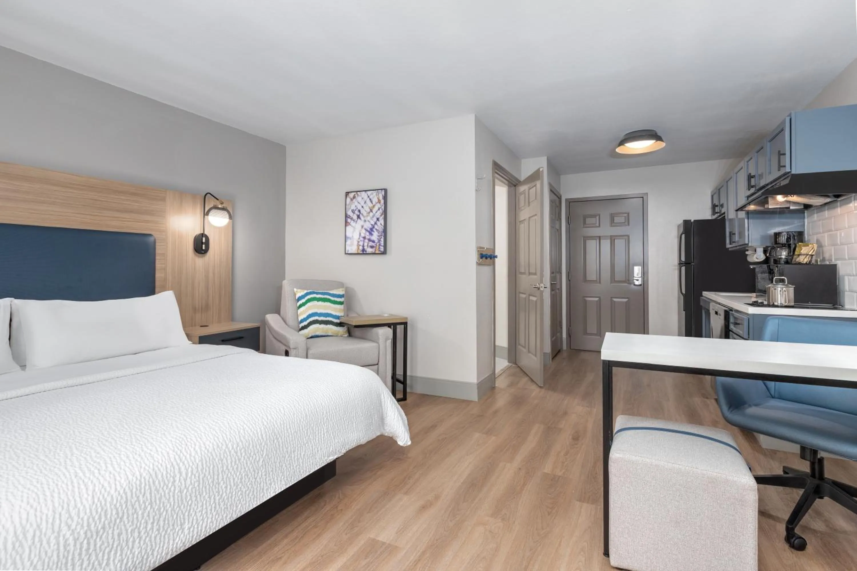 Bed in Candlewood Suites Houston The Woodlands by IHG