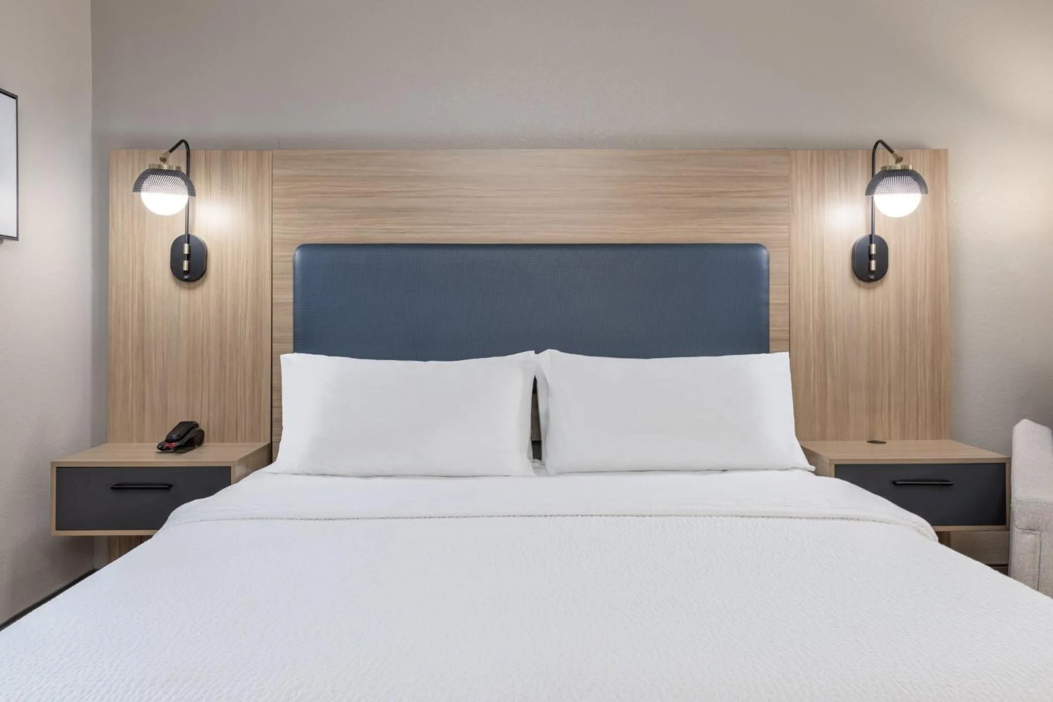 Photo of the whole room, Bed in Candlewood Suites Houston The Woodlands by IHG