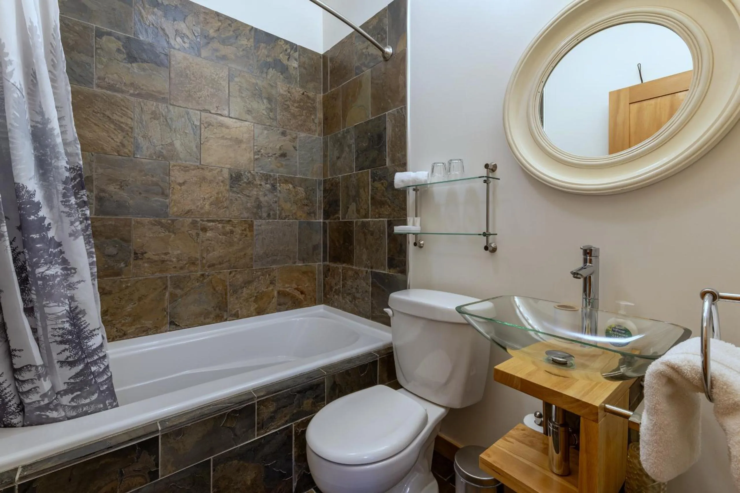 Bathroom in Canyon Ridge Lodge