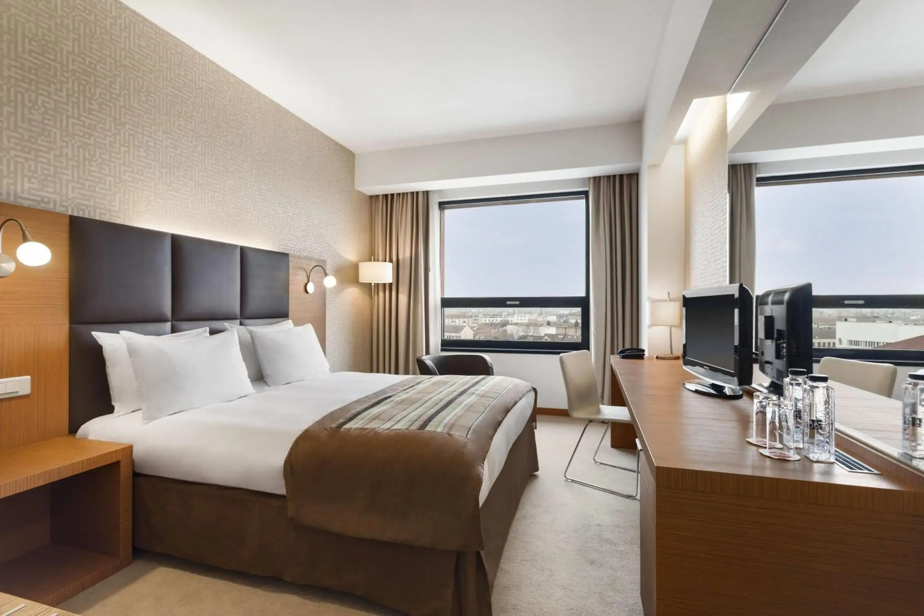 Photo of the whole room, Bed in Ramada by Wyndham Oradea Photo of the whole room, Bed in Ramada by Wyndham Oradea