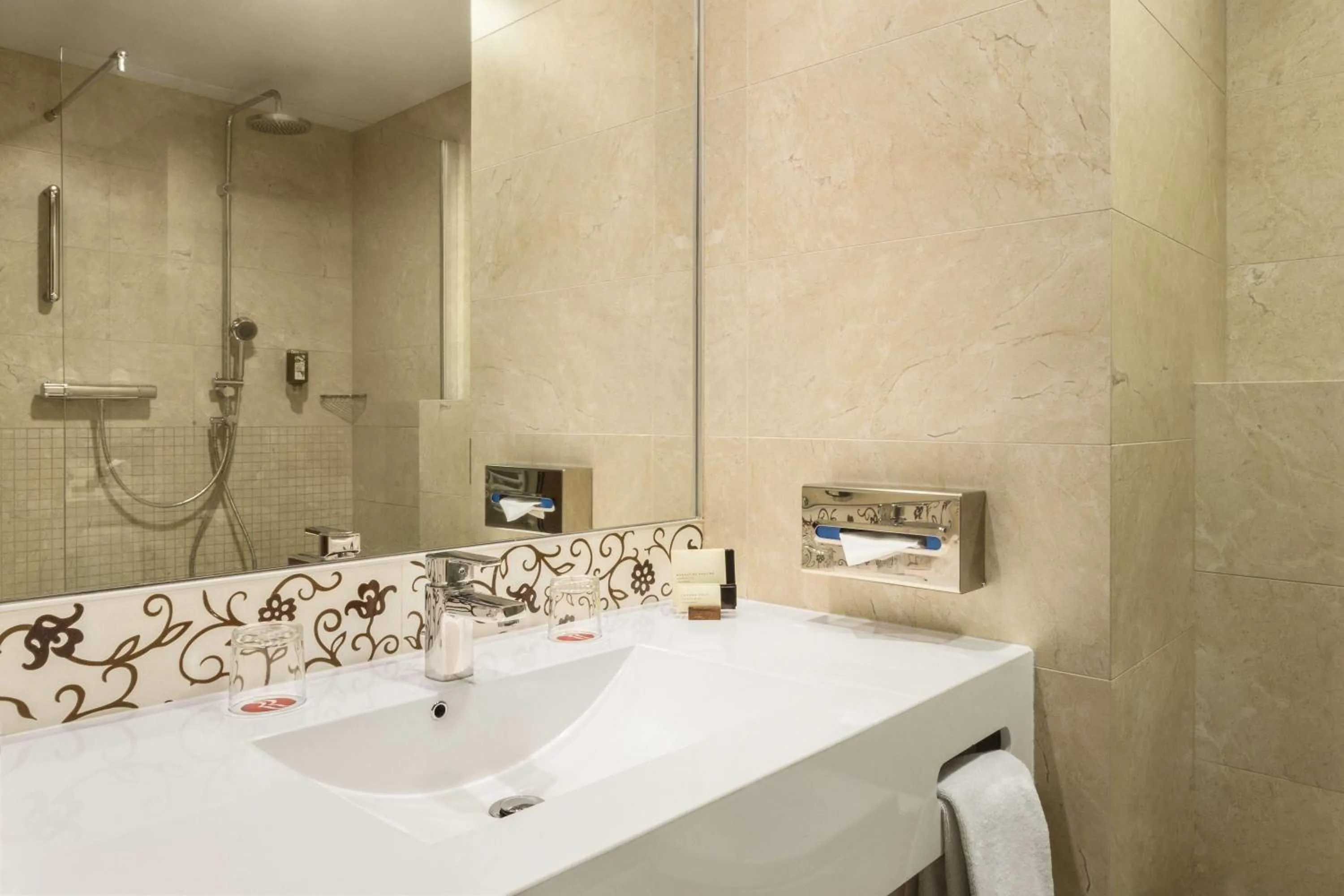 Bathroom in Ramada by Wyndham Oradea