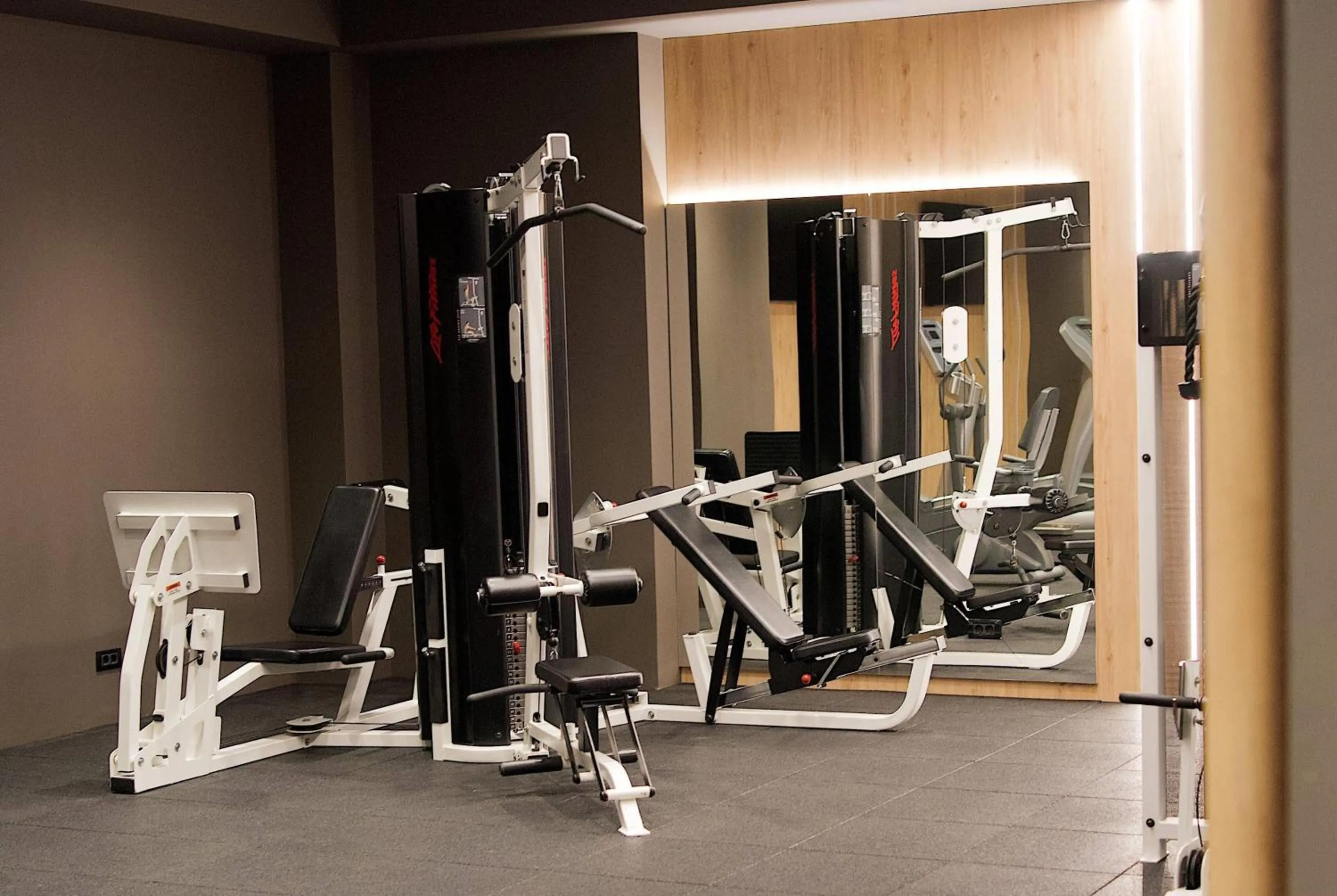 Fitness centre/facilities in Ramada by Wyndham Oradea
