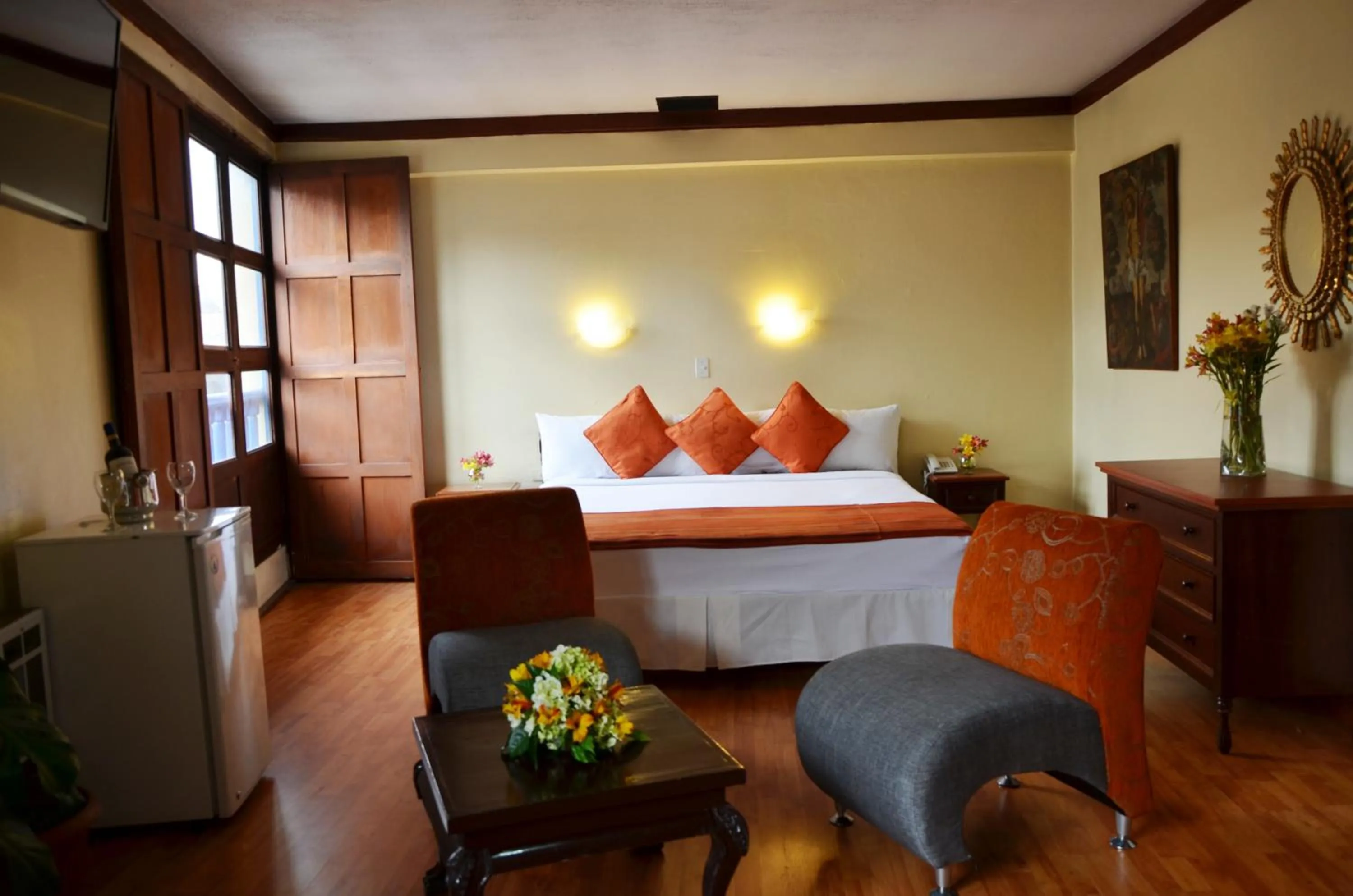 Photo of the whole room, Bed in Royal Inka II