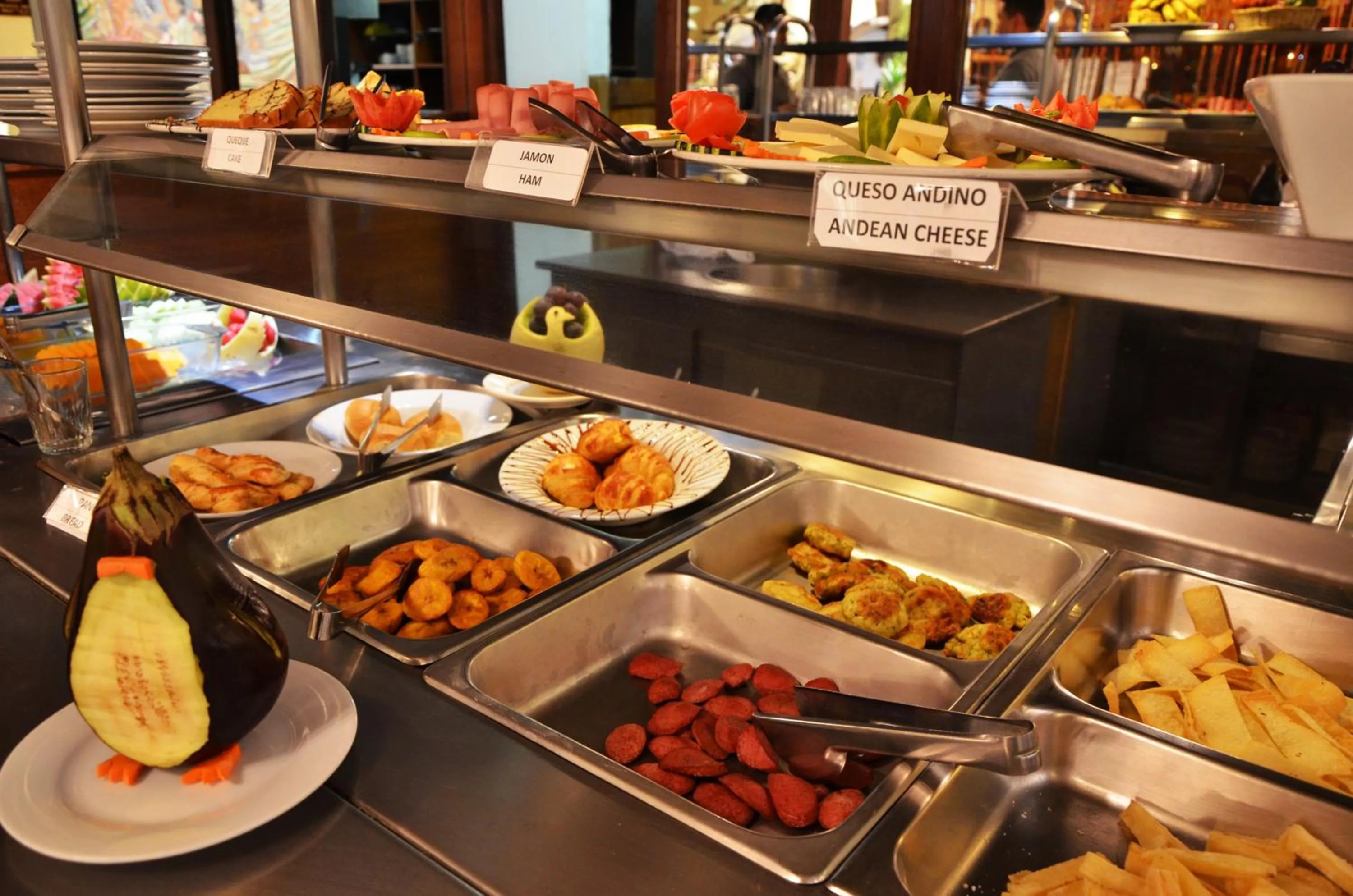 Buffet breakfast in Royal Inka II