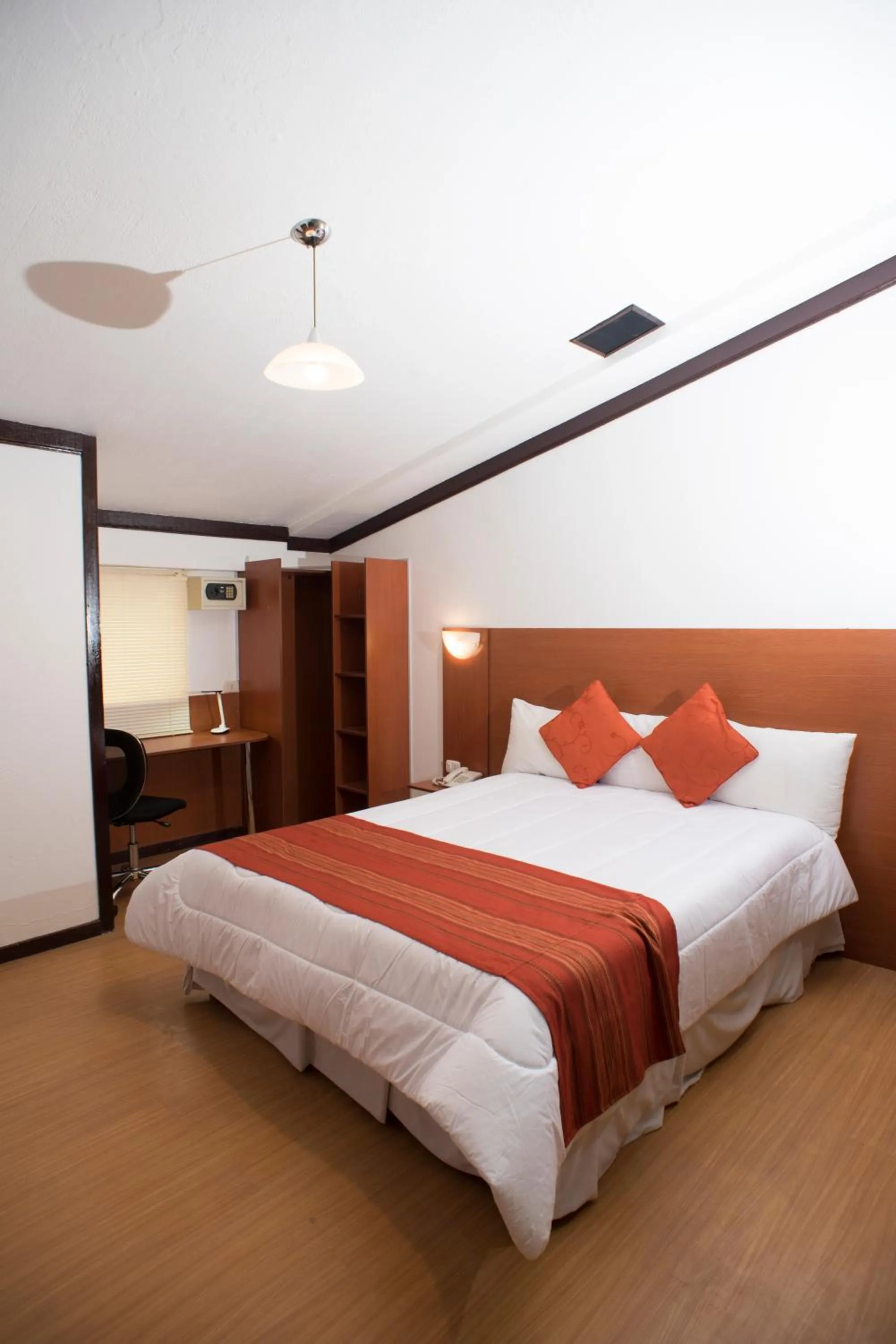 Bedroom, Bed in Royal Inka II