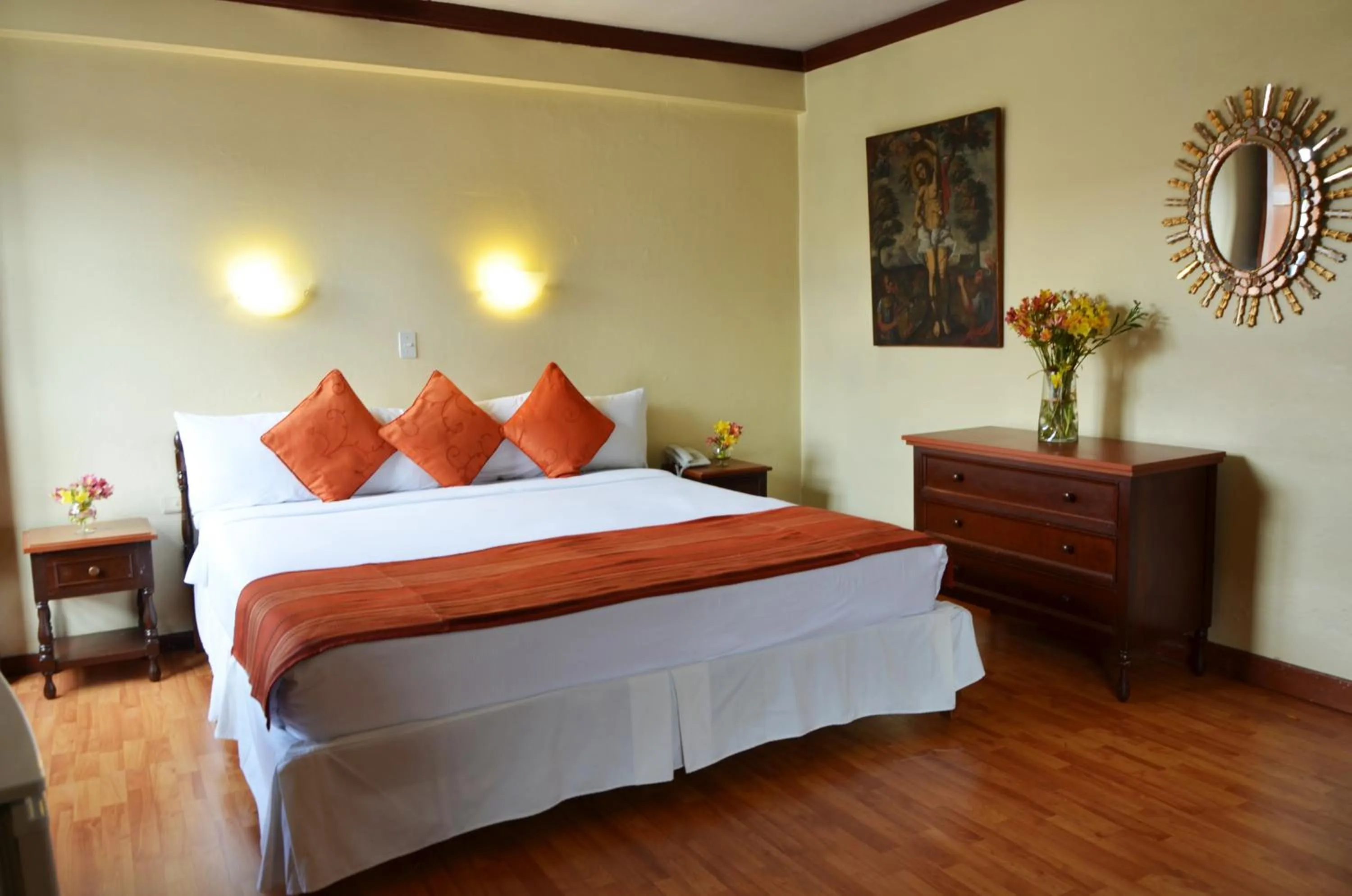 Photo of the whole room, Bed in Royal Inka II