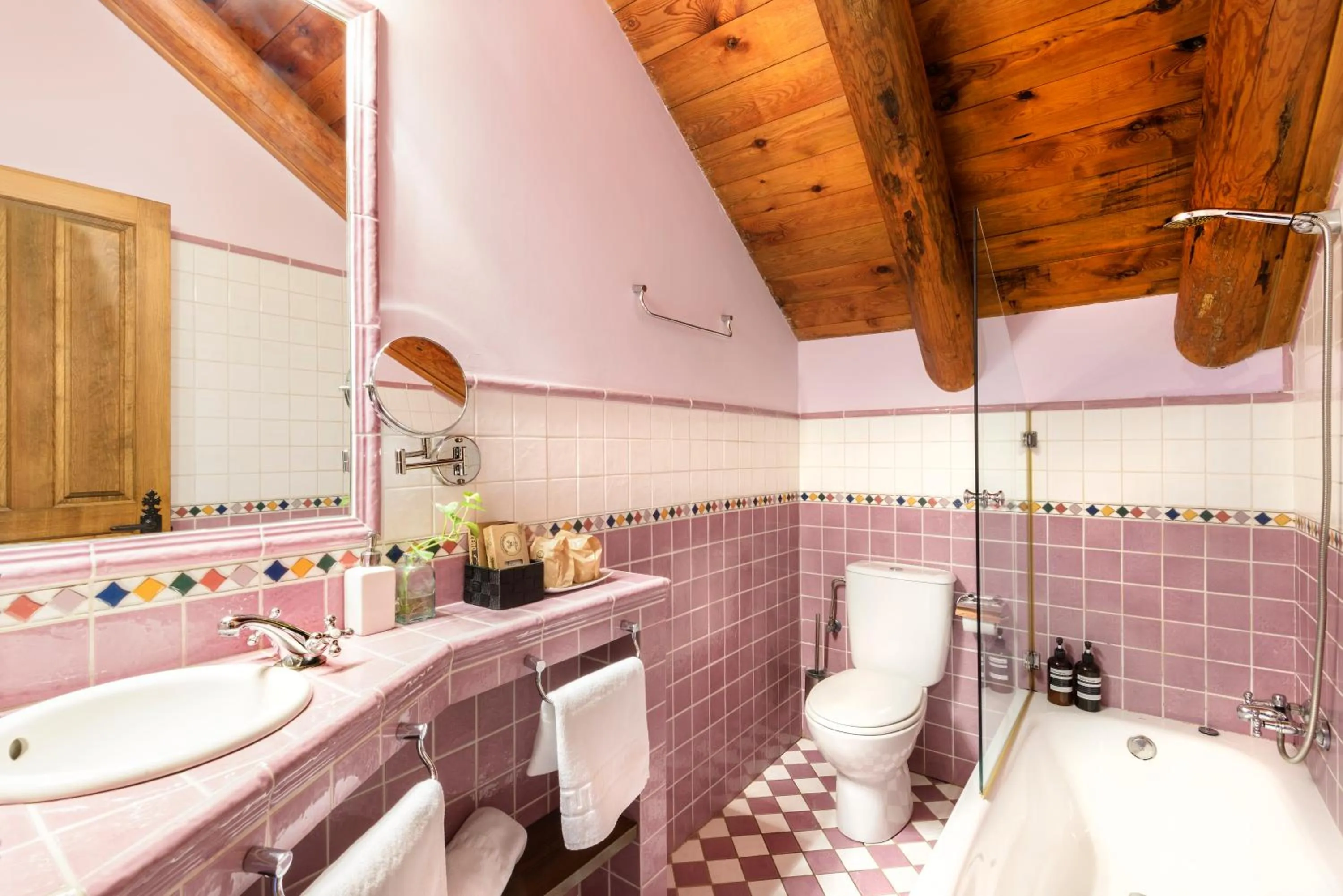 Bathroom in Hotel Rural El Mirador de los Pirineos