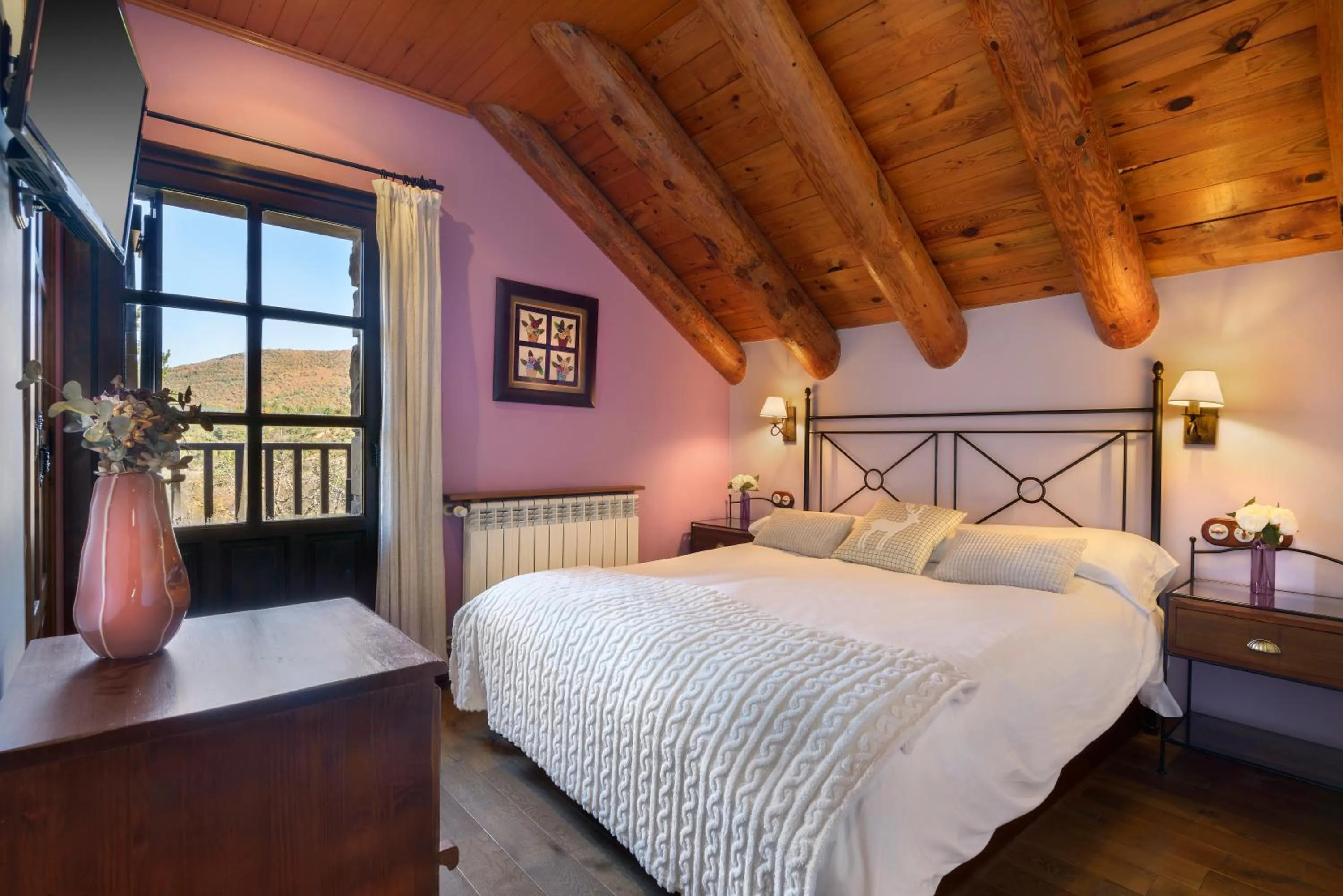 Bed in Hotel Rural El Mirador de los Pirineos