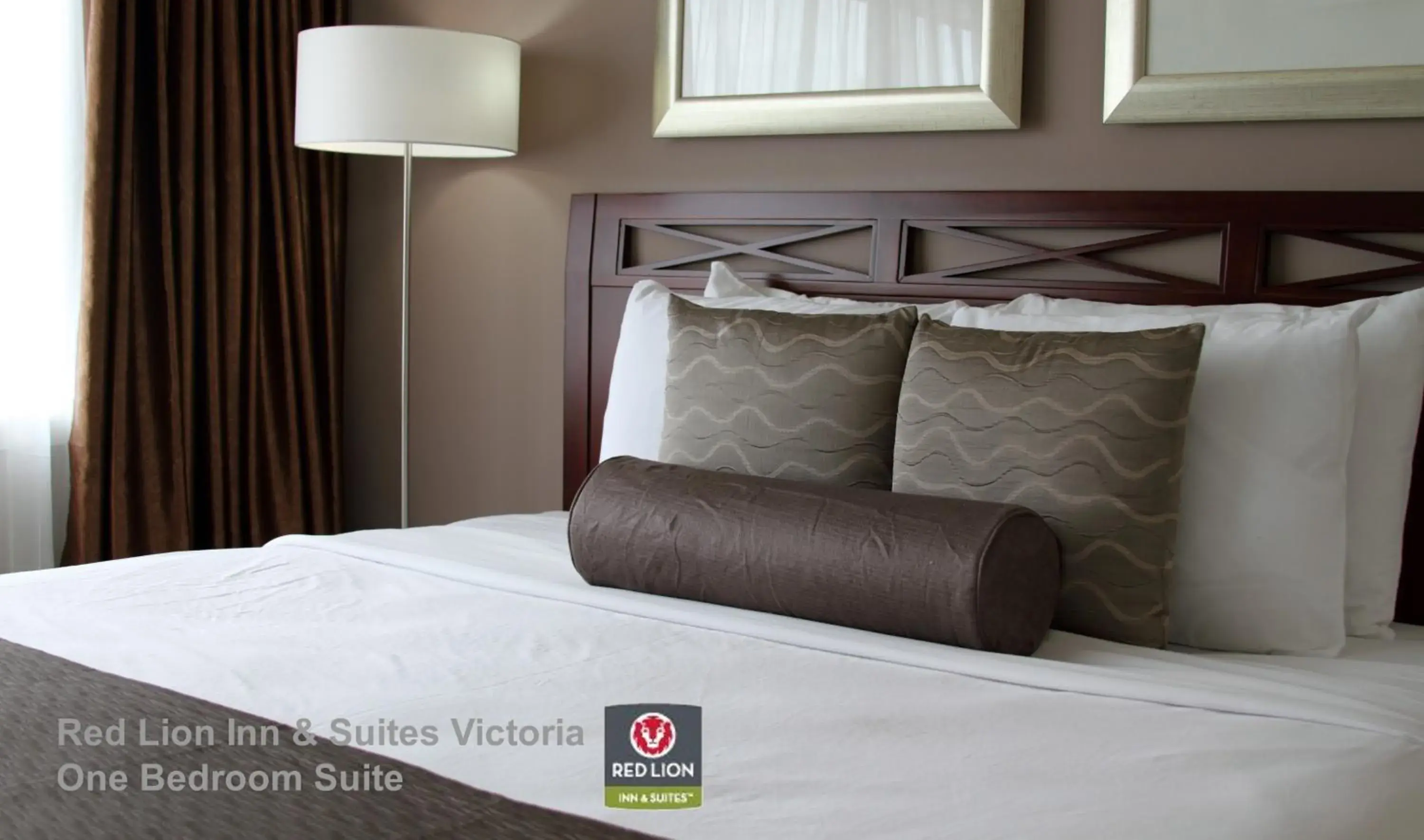 Bed in Red Lion Inn and Suites Victoria Bed in Red Lion Inn and Suites Victoria