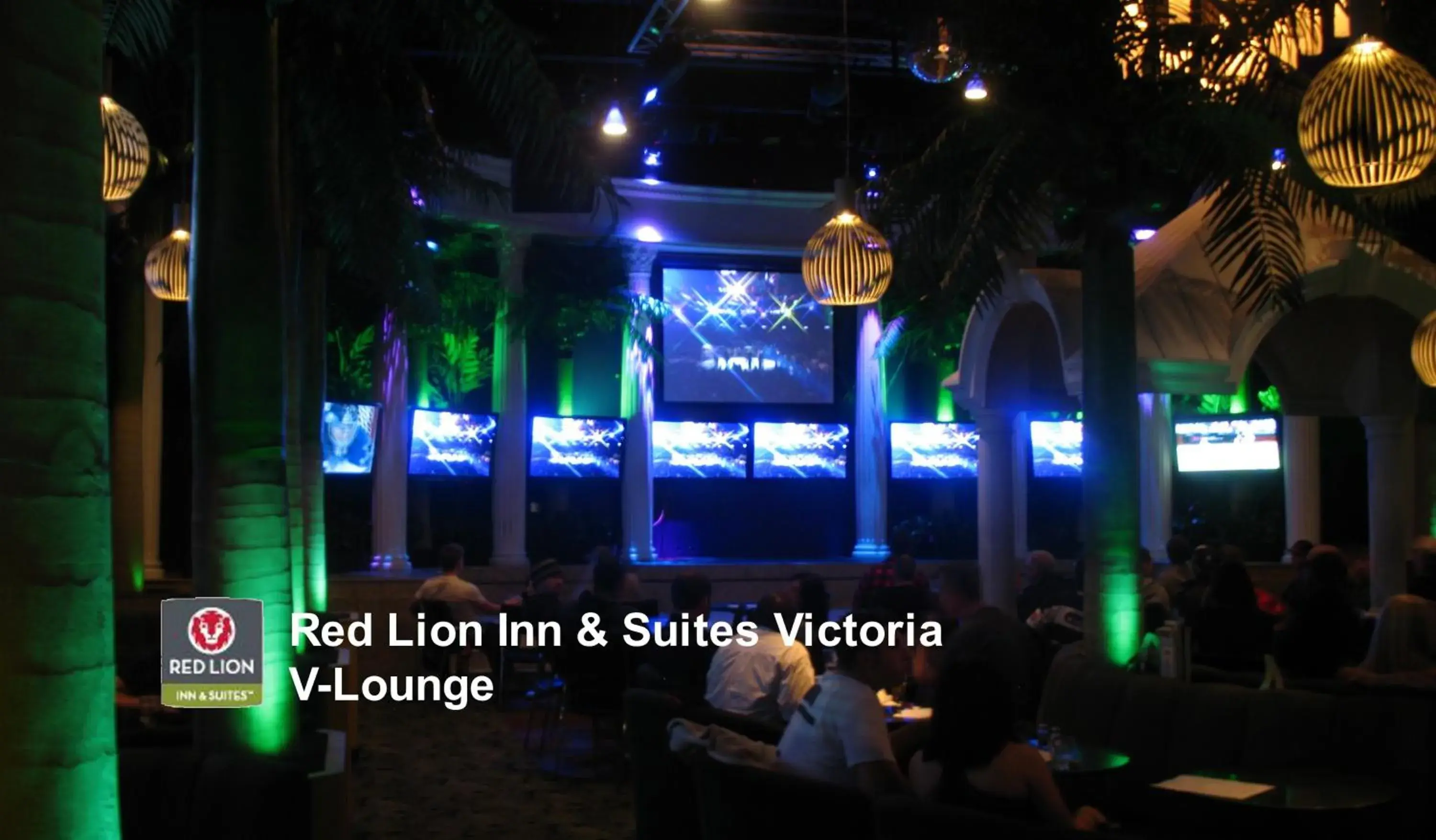 Lounge or bar in Red Lion Inn and Suites Victoria Lounge or bar in Red Lion Inn and Suites Victoria