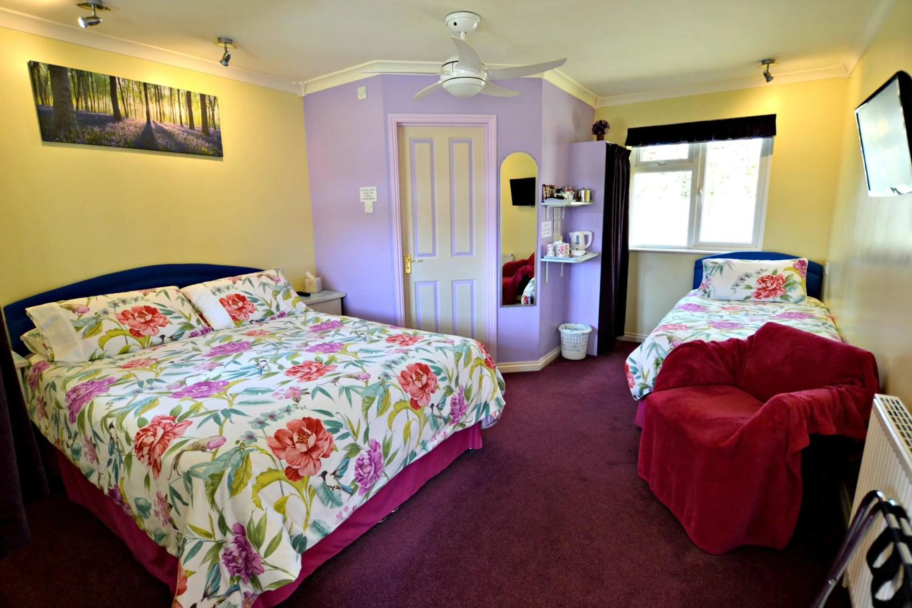 Bathroom, Bed in Little Bullocks Farm