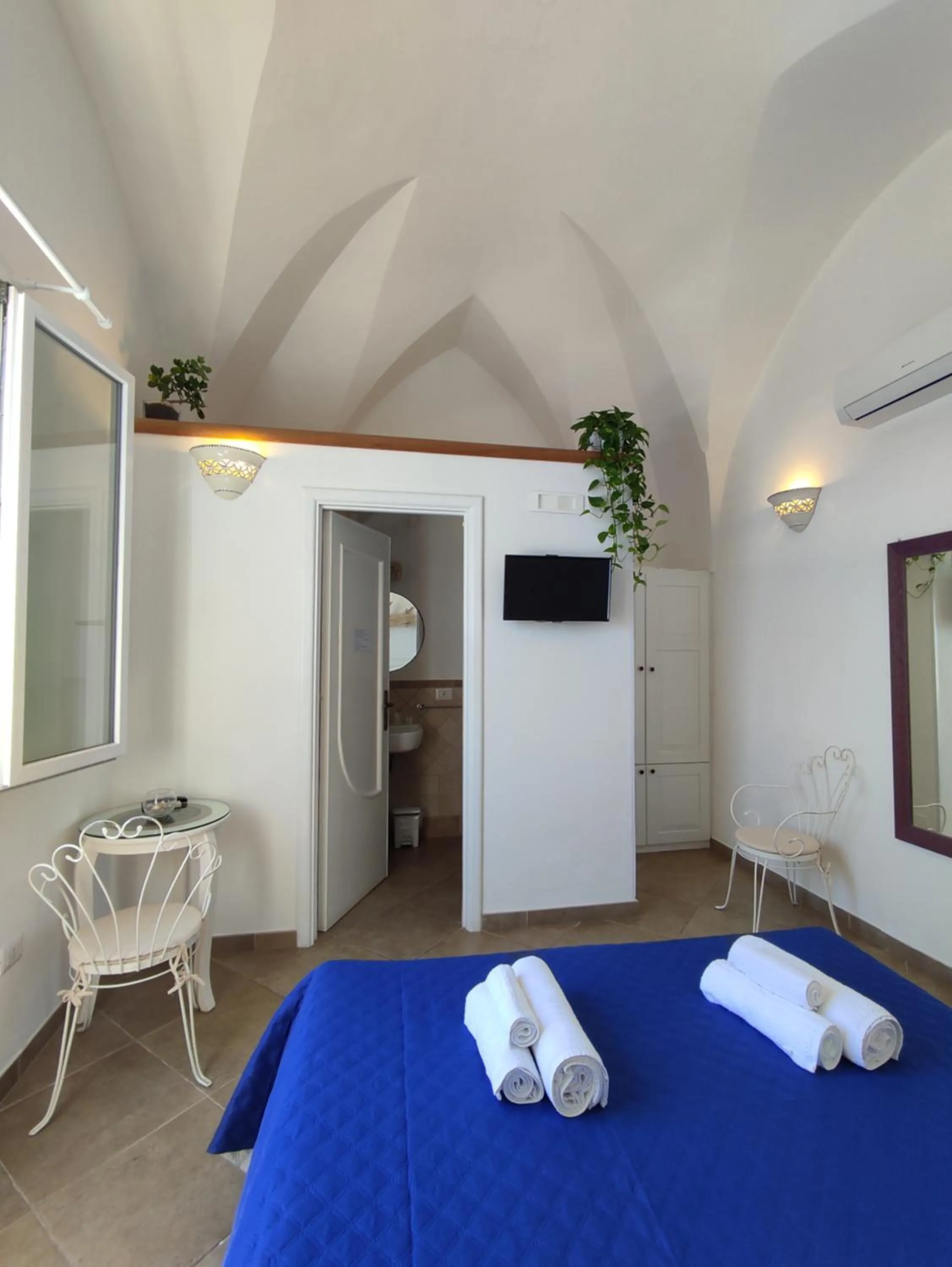 Bed in B&B Punta Cutieri