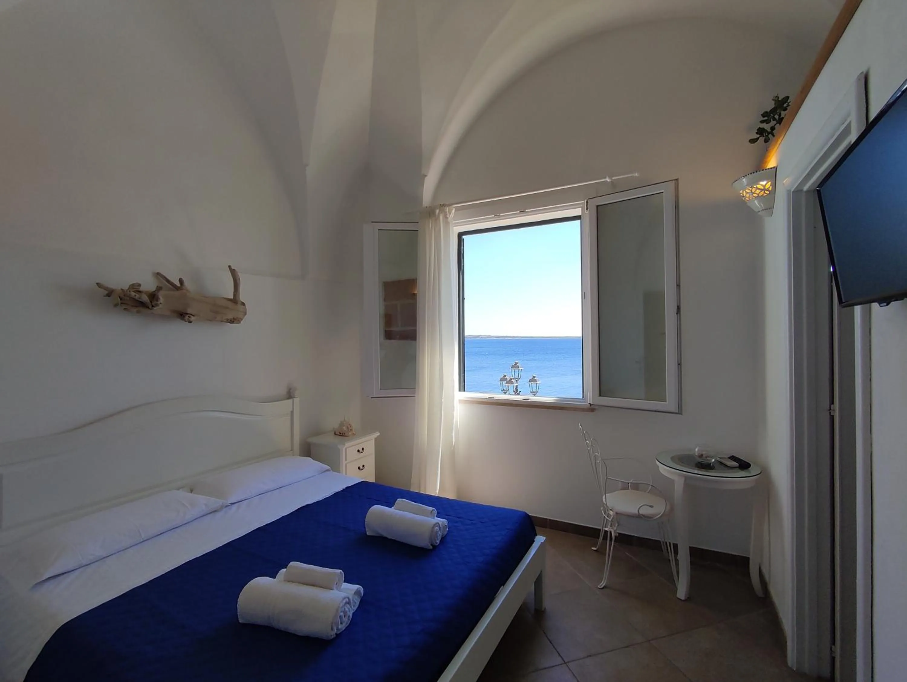 Bed in B&B Punta Cutieri